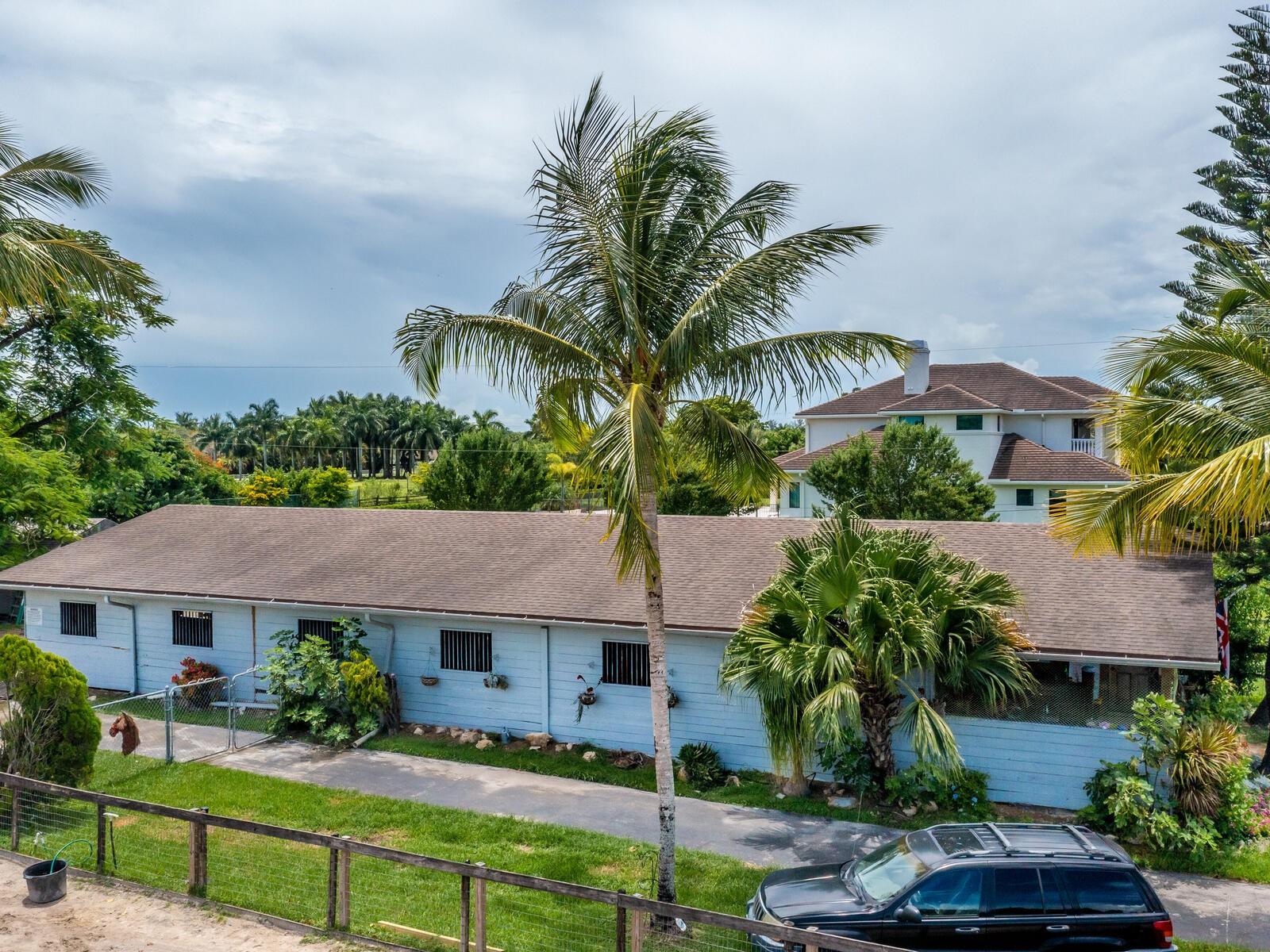 2018 ROOF FOR STALLS