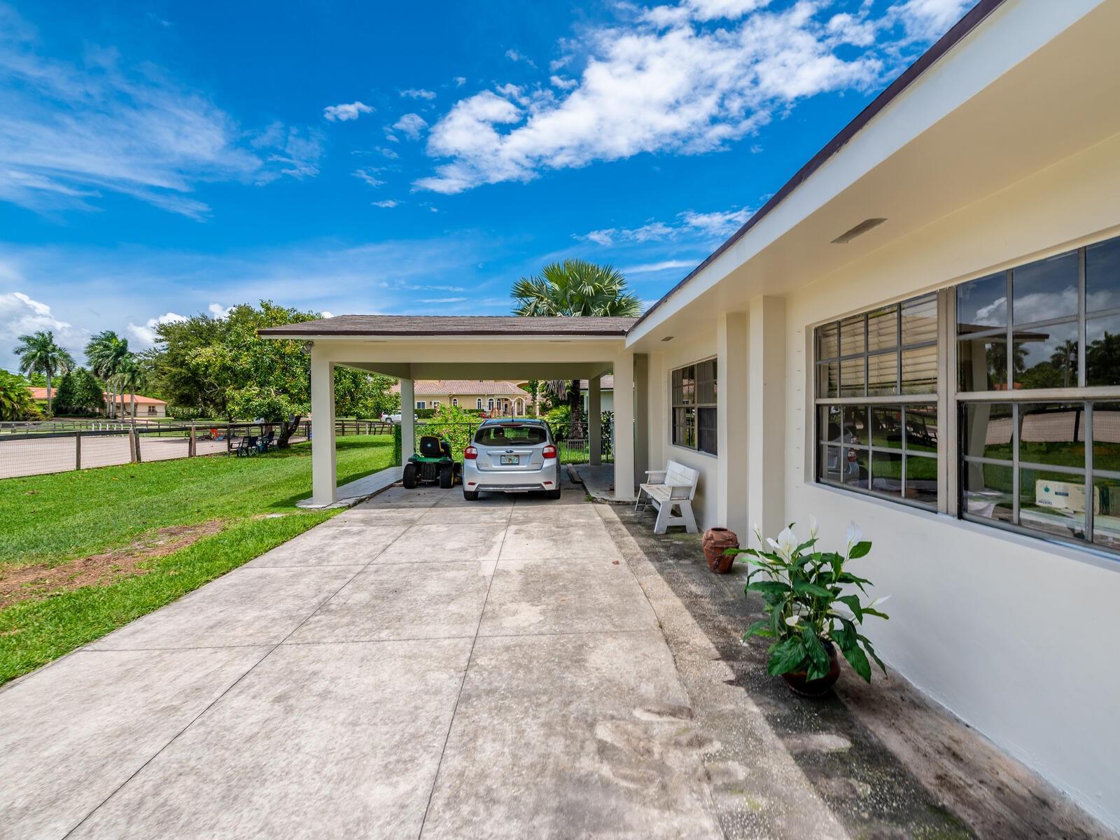 PORTICHE AT FRONT DOOR