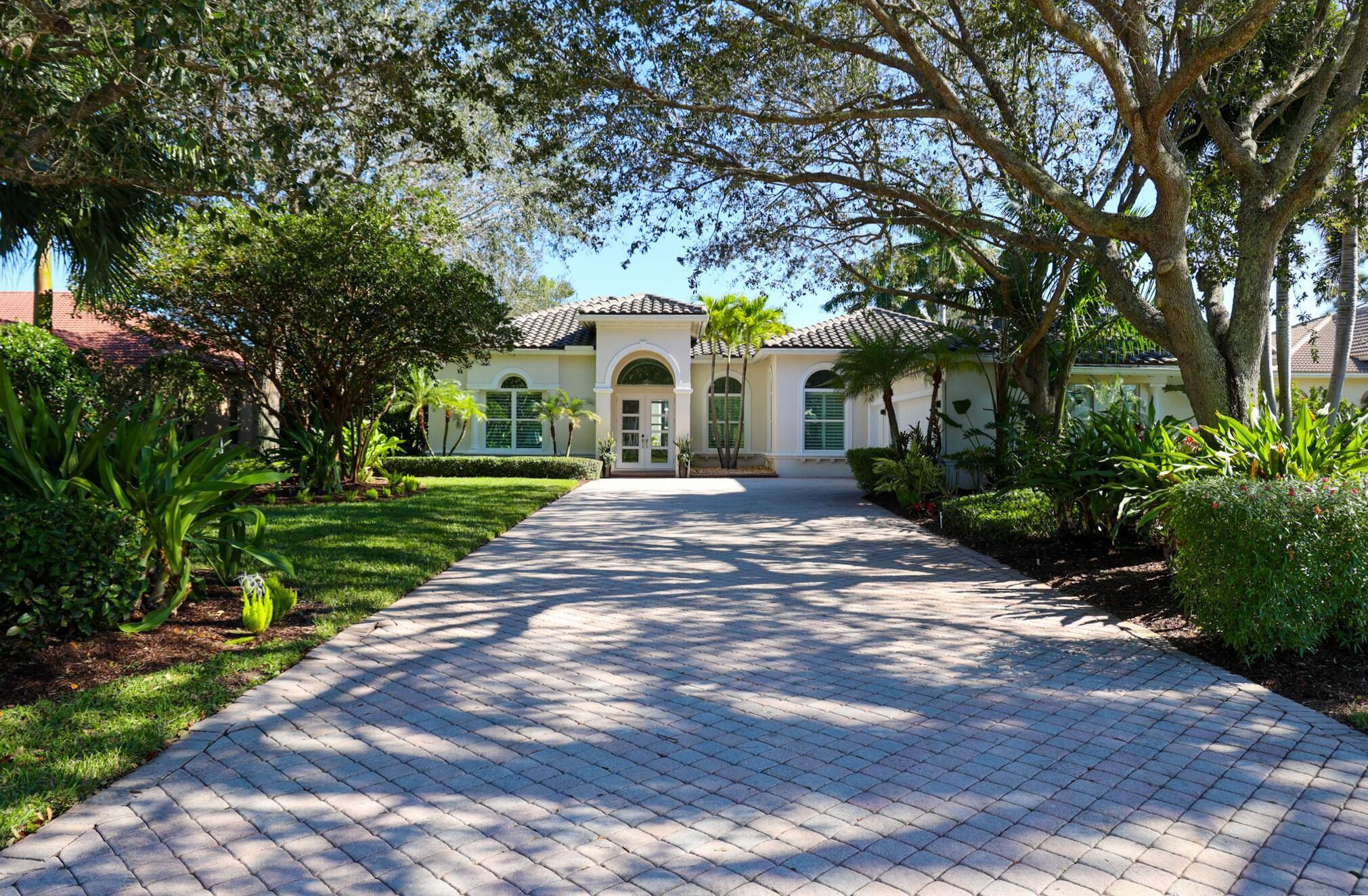 8196 Lakeview Drive West Palm Beach FL 33412 | R10944022