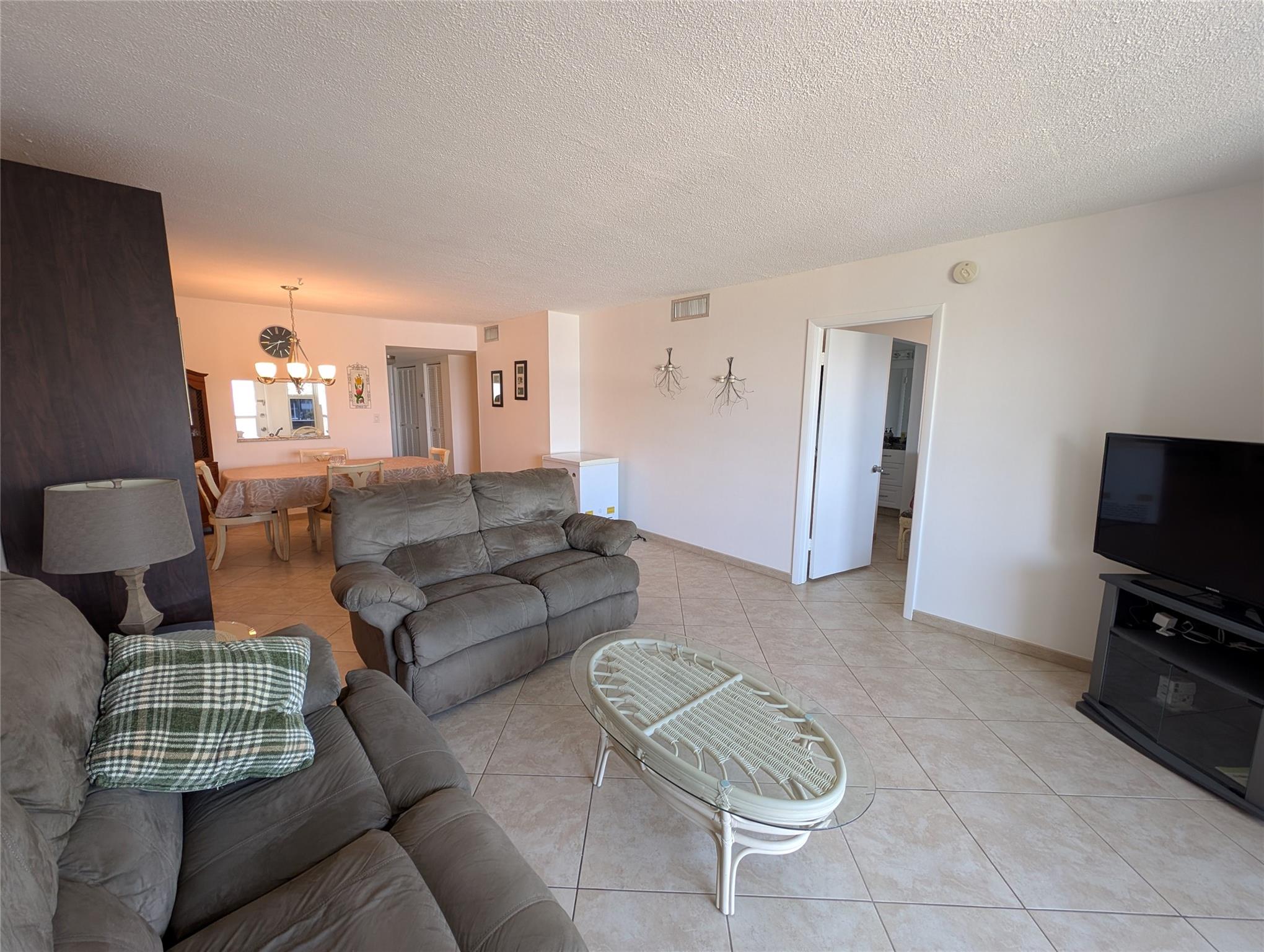 Homes for sale in Hallandale Beach, FL | 1893 S Ocean Dr #405, Hallandale Beach, FL 33009 | MLS# F10437556