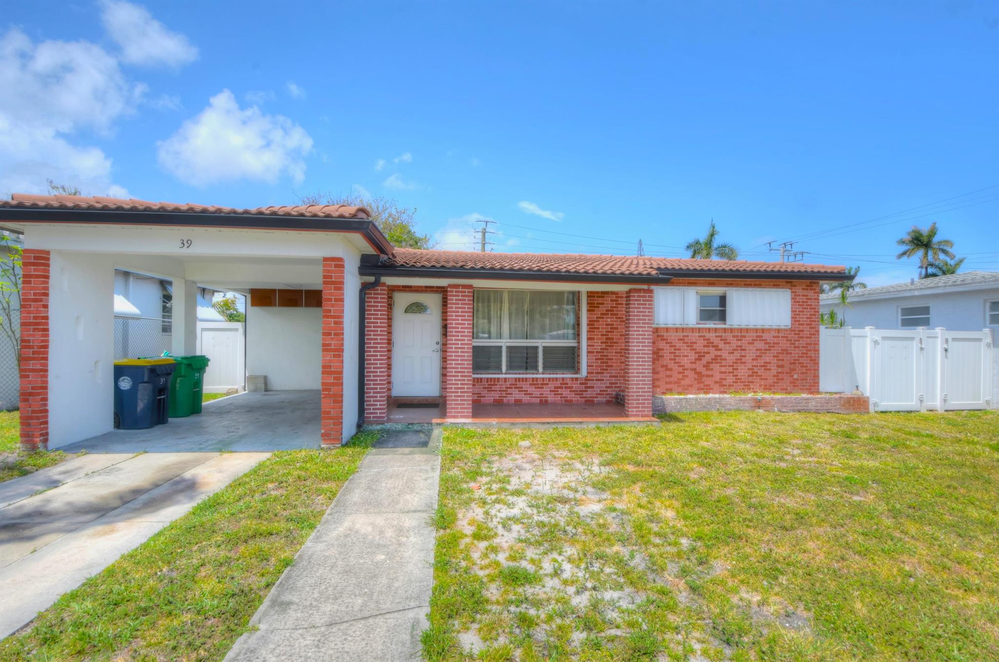 39 Se 7th Street Dania Beach FL 33004 | R10984483