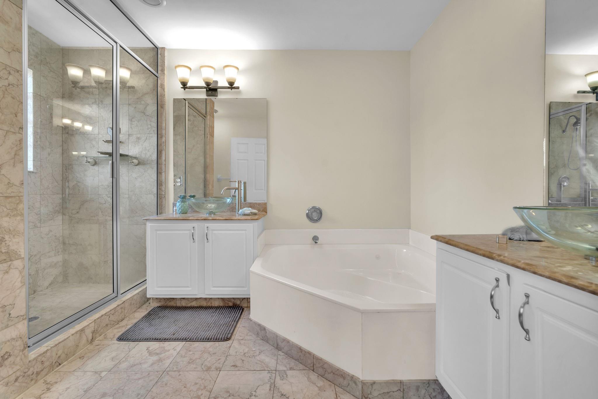 Master bath in suite