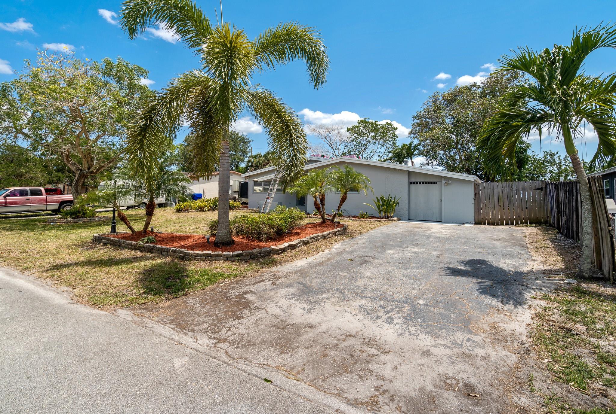 7180 Park St Hollywood FL 33024 | F10439280