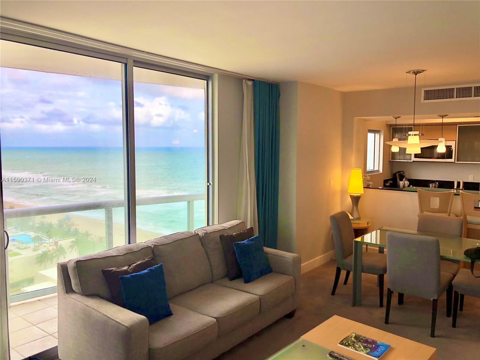 Apartamento à Venda em Sunny Isles Beach, FL