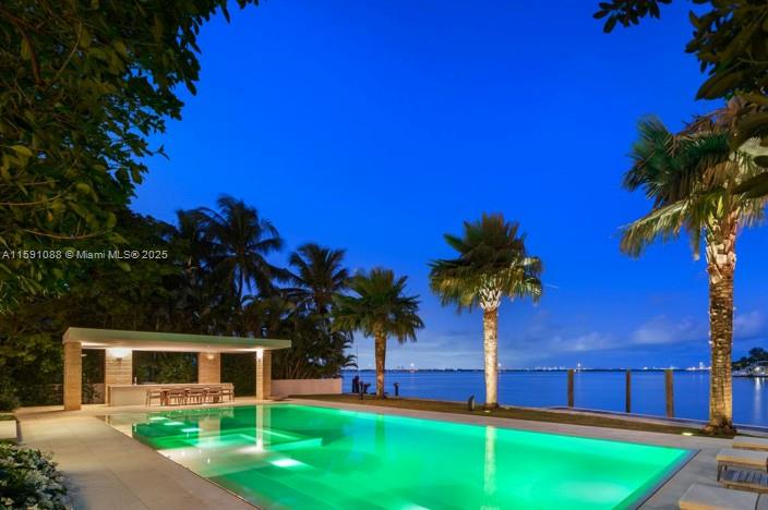 1236 Venetian Way Miami, FL 33139