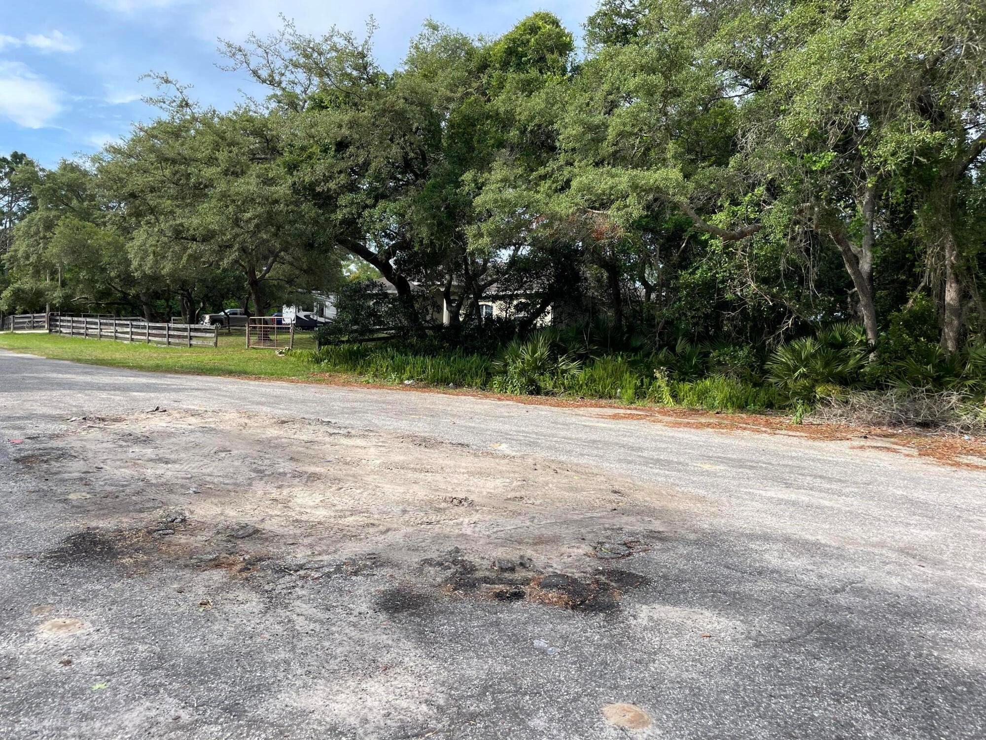 Homes for sale in Eustis, FL | 42111 Chinaberry Court, Eustis, FL 32736 | MLS# R10989609