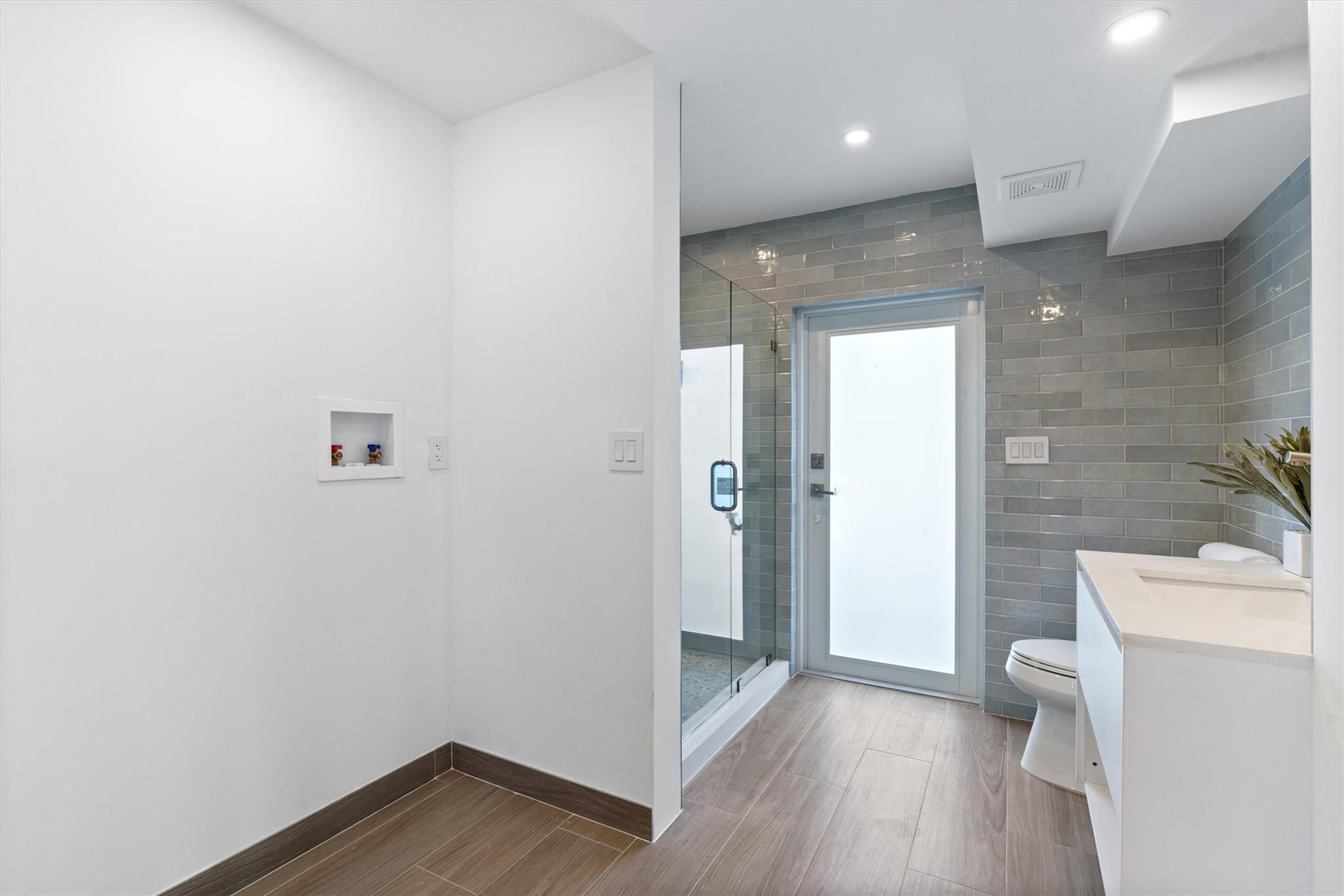 Laundry in Cabana Bath