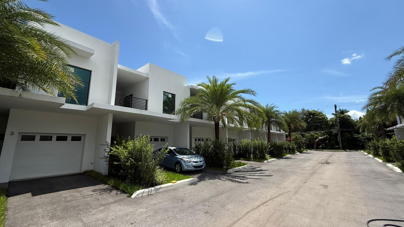 Homes for sale in Hollywood, FL | 2526 Pierce #10, Hollywood, FL 33020 | MLS# F10442613