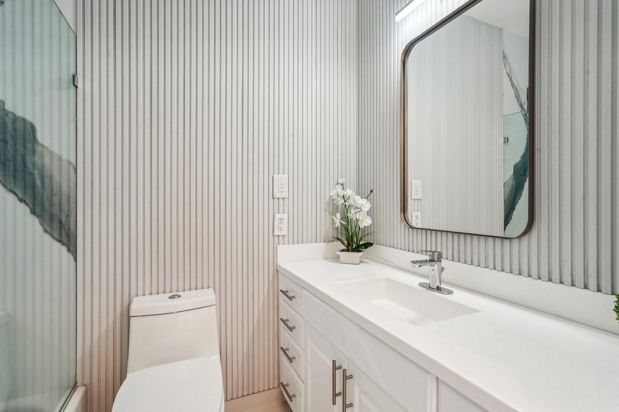 one full bed, bath & kitchen downstairs