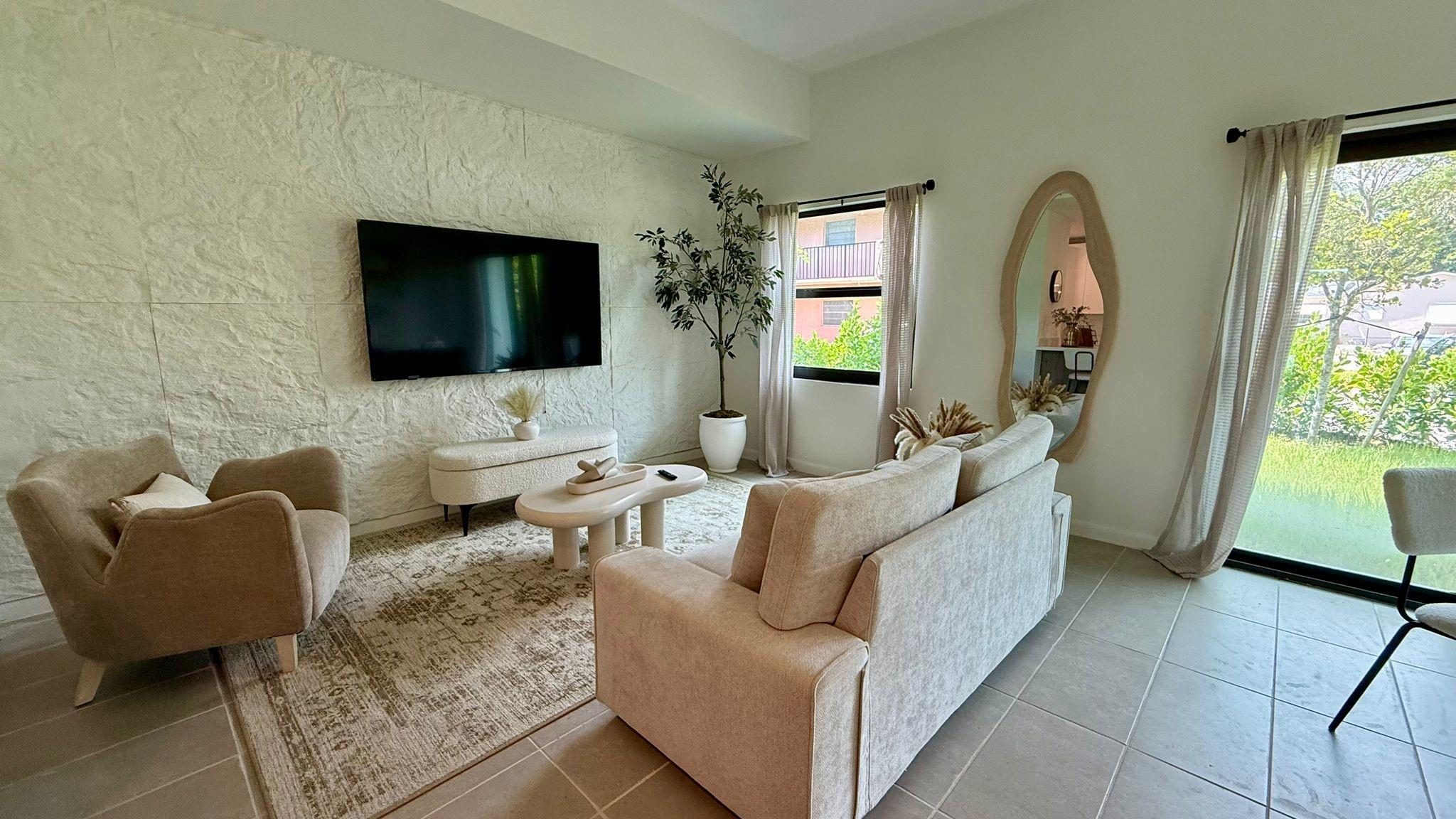 Homes for sale in Hollywood, FL | 2526 Pierce Street #4, Hollywood, FL 33020 | MLS# F10442687