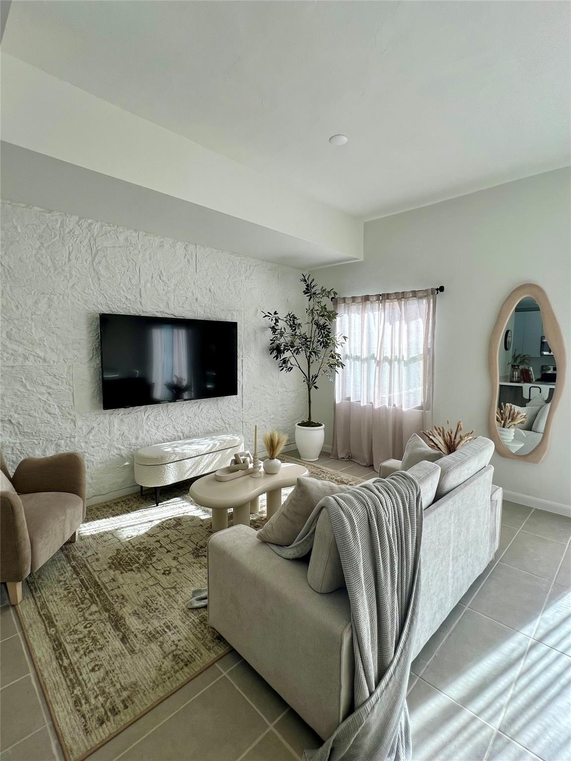 Homes for sale in Hollywood, FL | 2526 Pierce Street #4, Hollywood, FL 33020 | MLS# F10442687