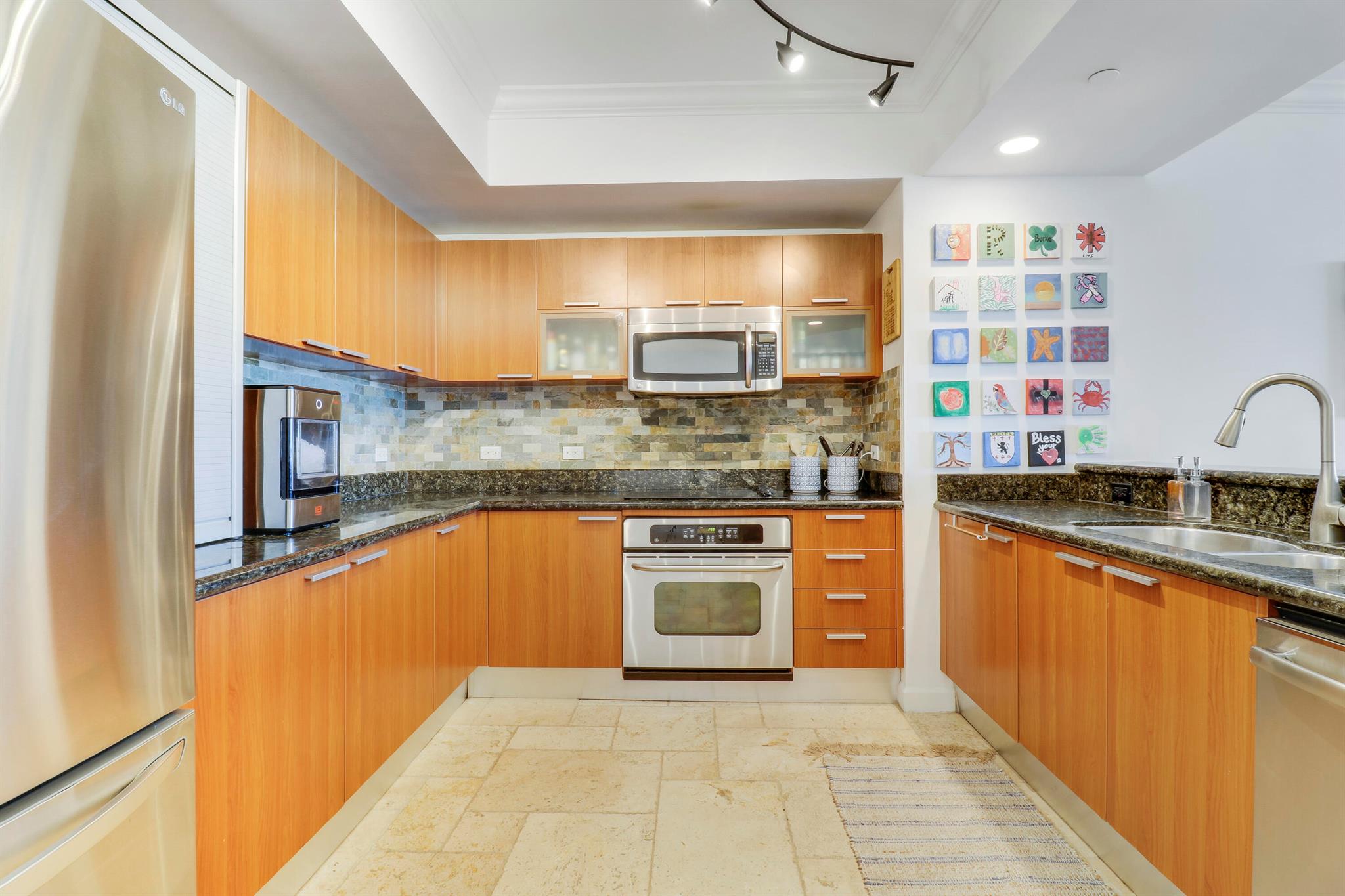 Homes for sale in Riviera Beach, FL | 2640 Lake Shore Dr #1508, Riviera Beach, FL 33404 | MLS# R10990881