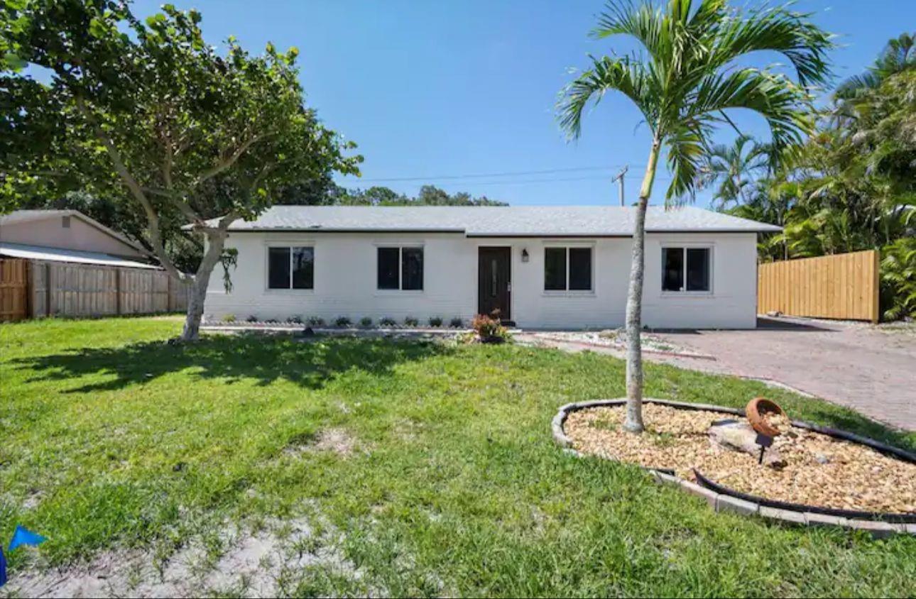 998 Mohican Boulevard Jupiter FL 33458 | F10443046