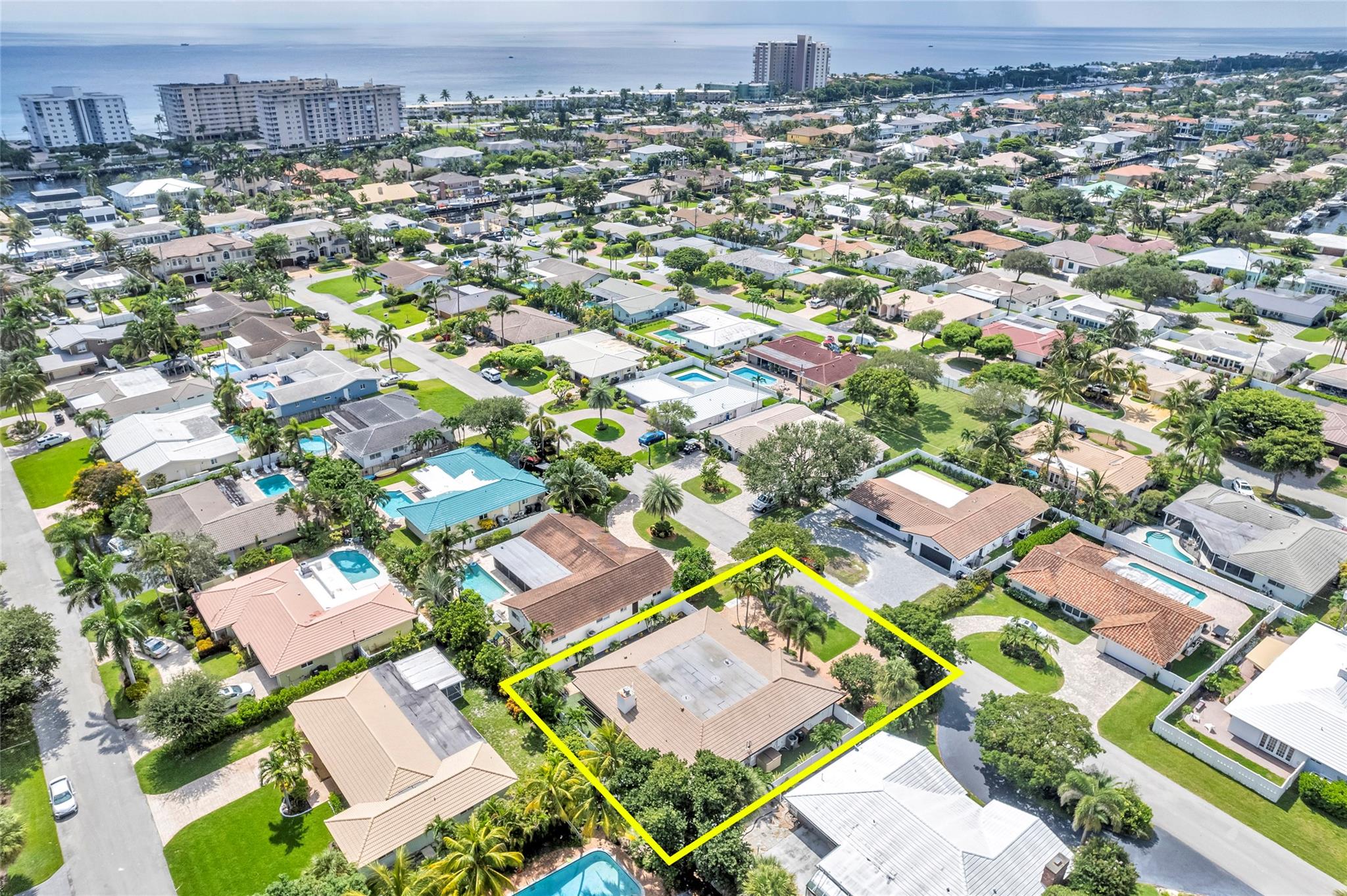 Nestled in Venetian Isles of Lighthouse Point and walking distance to the yacht club
