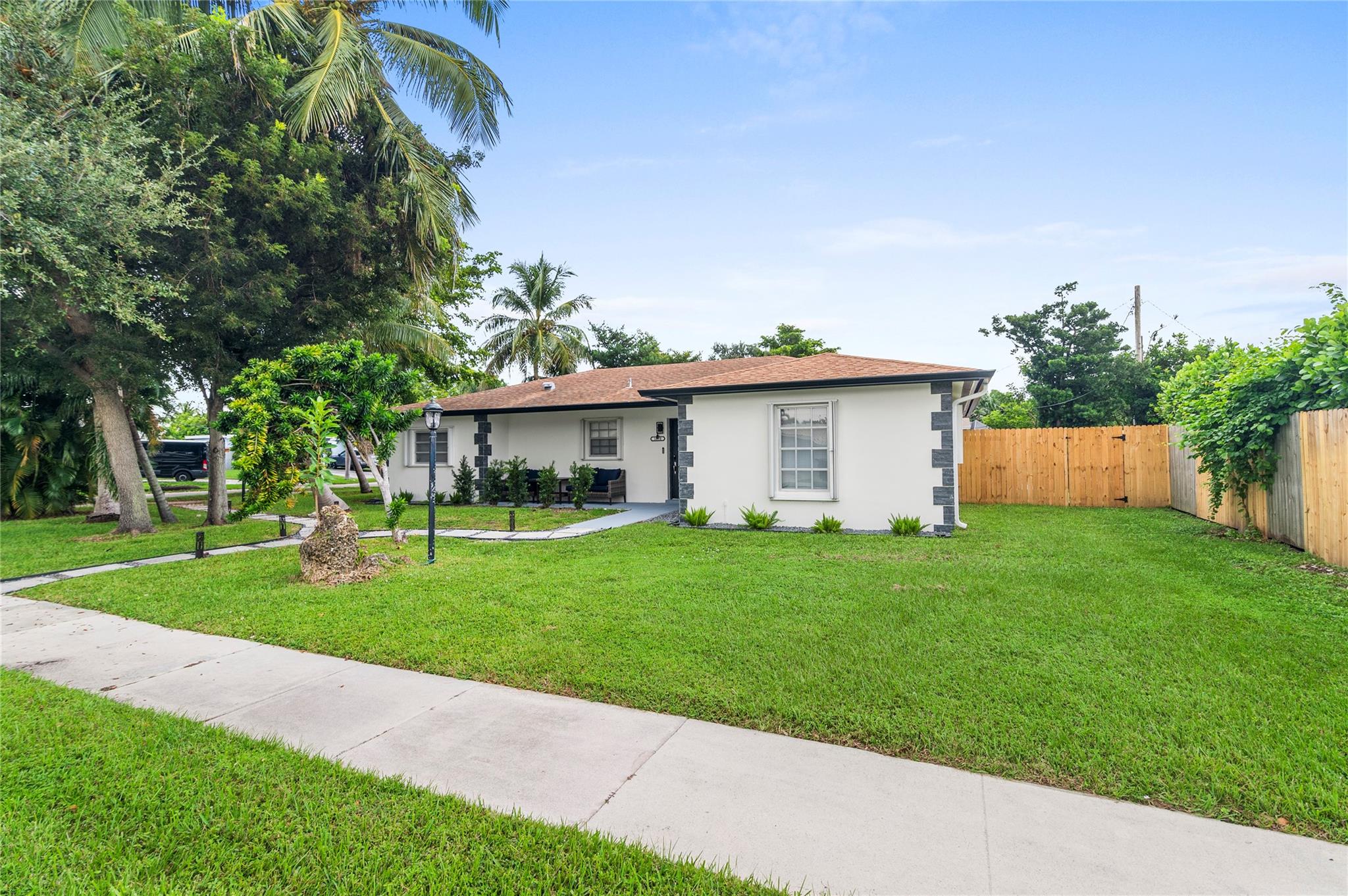 1670 Se 8th Ave, Deerfield Beach, FL 33441, 4 Bedrooms , 2 Bathrooms ,Single Family Residence,Off Market,F10443630, Horizon Palm Realty Group