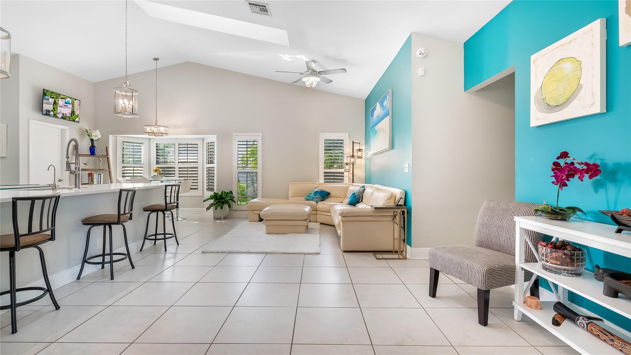 Effortlessly transition from casual family time to sophisticated entertaining. Spacious yet intimate - the ideal setting for crafting cherished moments.