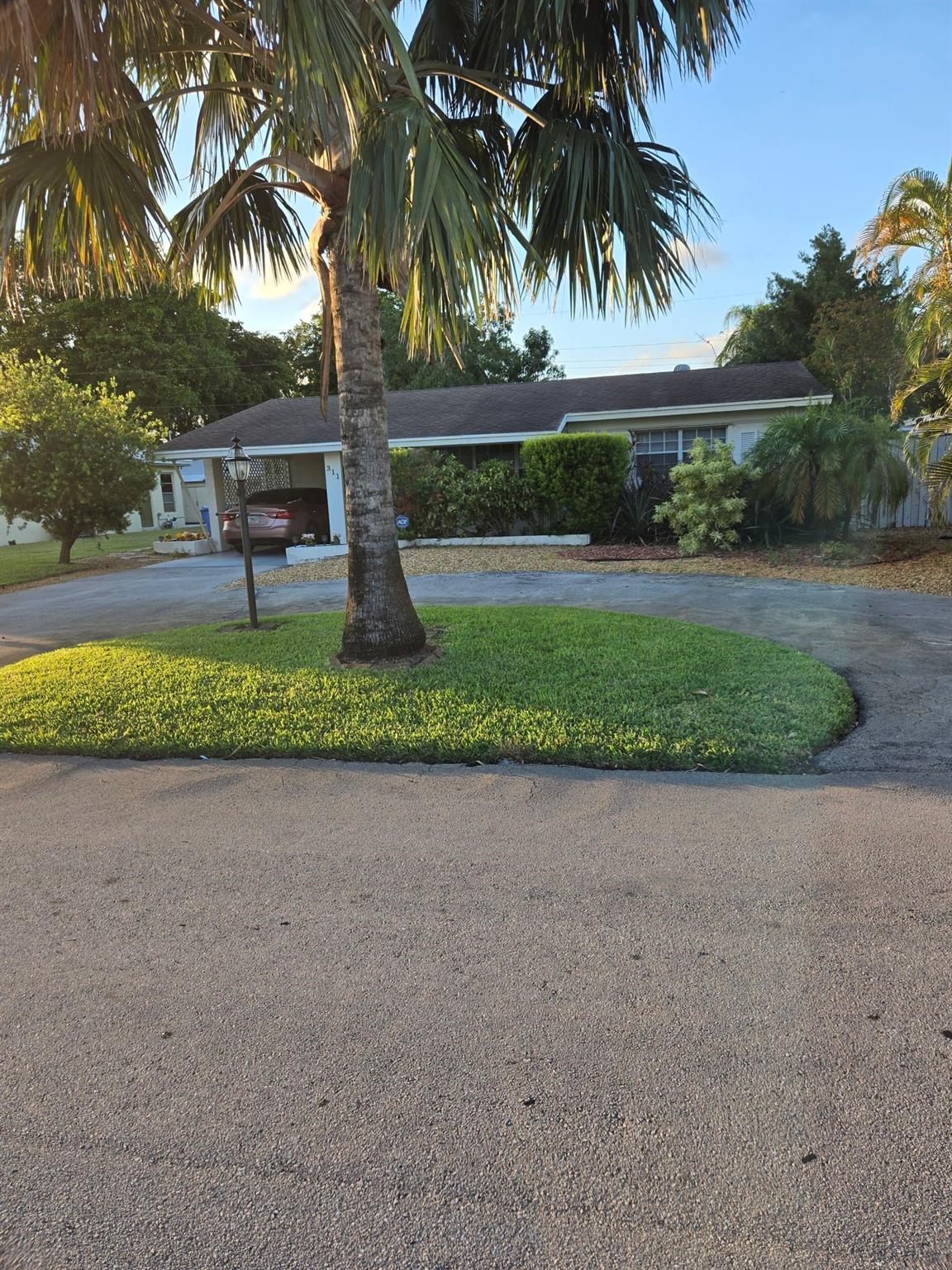 311 Ne 42nd St Oakland Park FL 33334 | F10443955