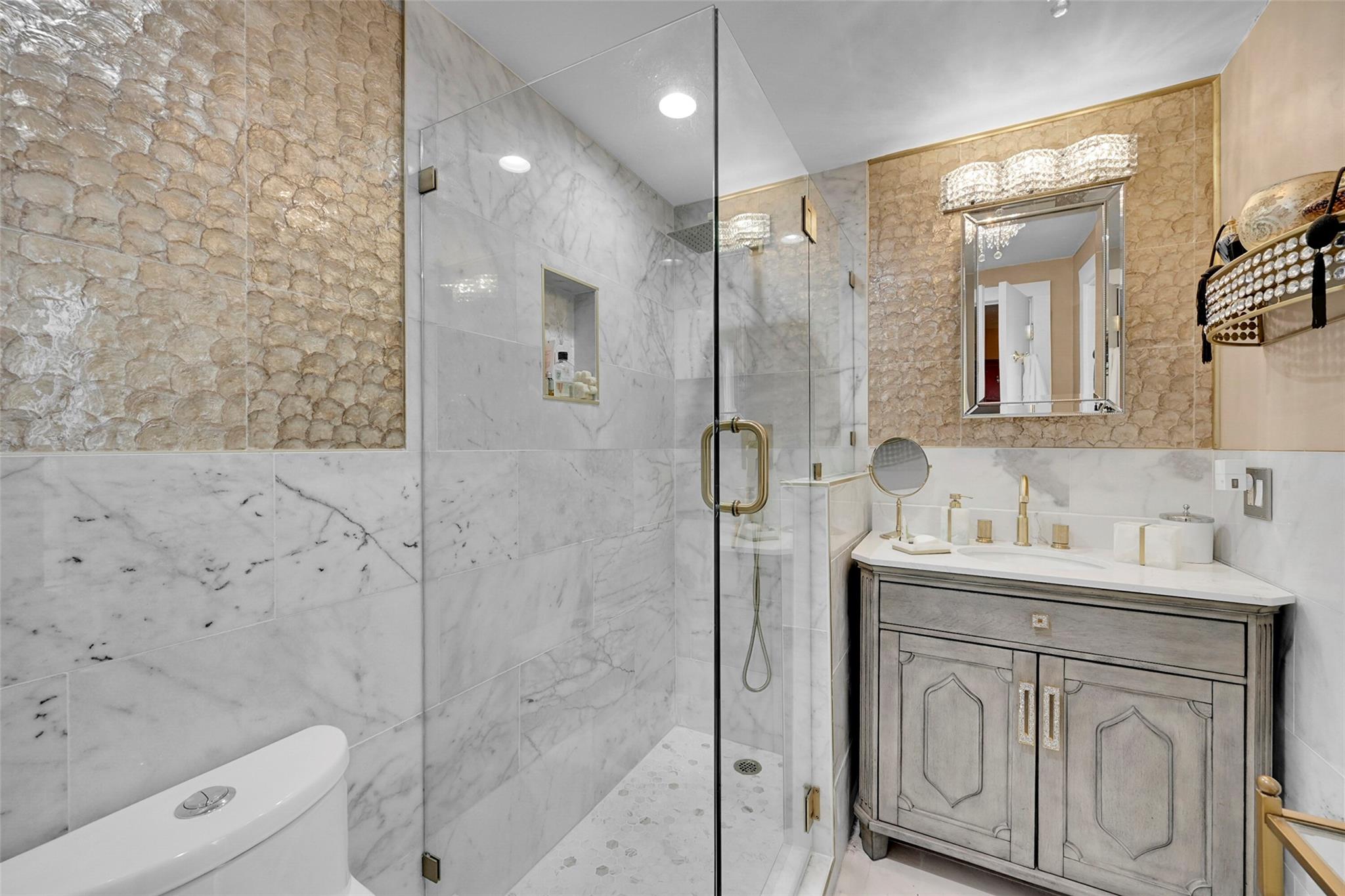 Master bath, fully renovated 2023