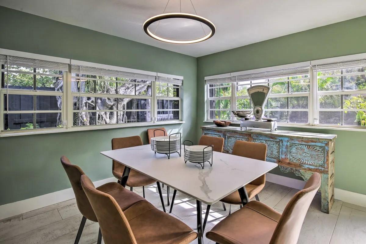 Currently set up as dining area / use can be easily reutilized