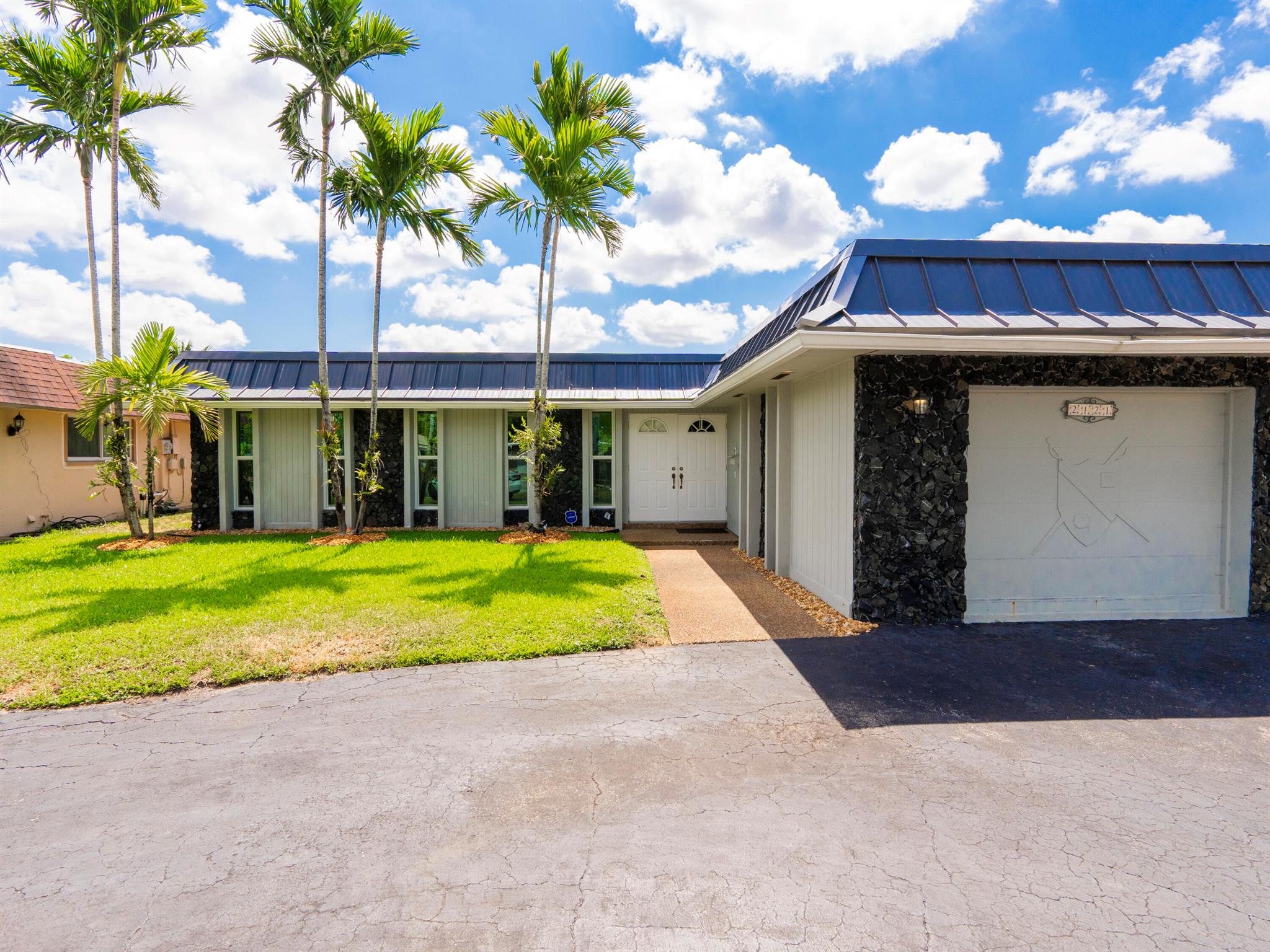 2121 N 56th Avenue, Hollywood, FL 33021, 4 Bedrooms , 2 Bathrooms ,Single Family Residence,Off Market,R10993713, Horizon Palm Realty Group