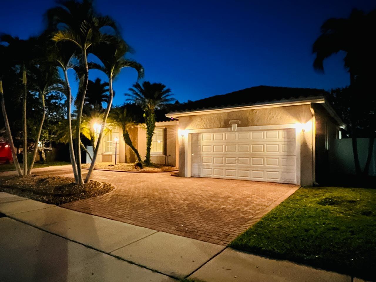 12725 Nw 18th Ct Pembroke Pines FL 33028 | F10444463