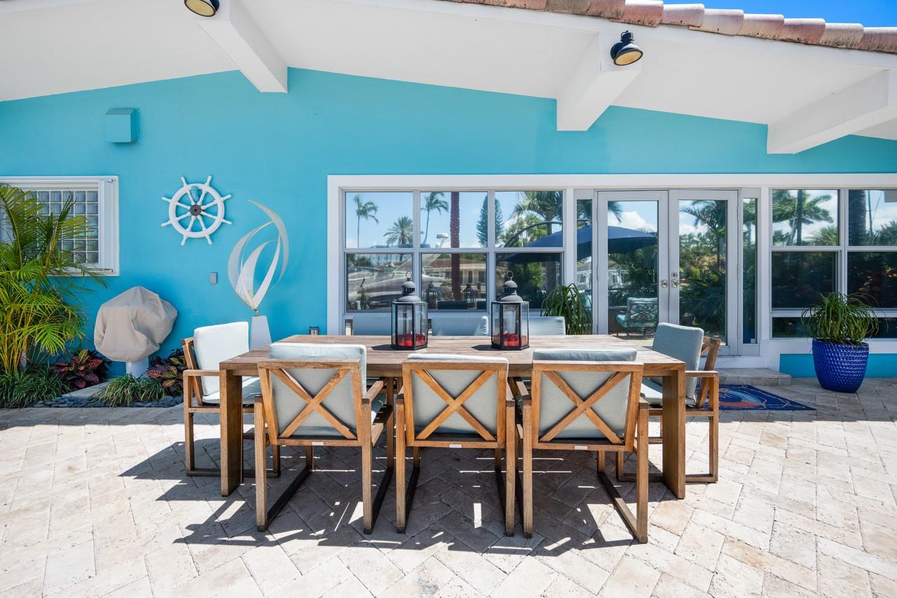 Waterfront Dining outside under the stars