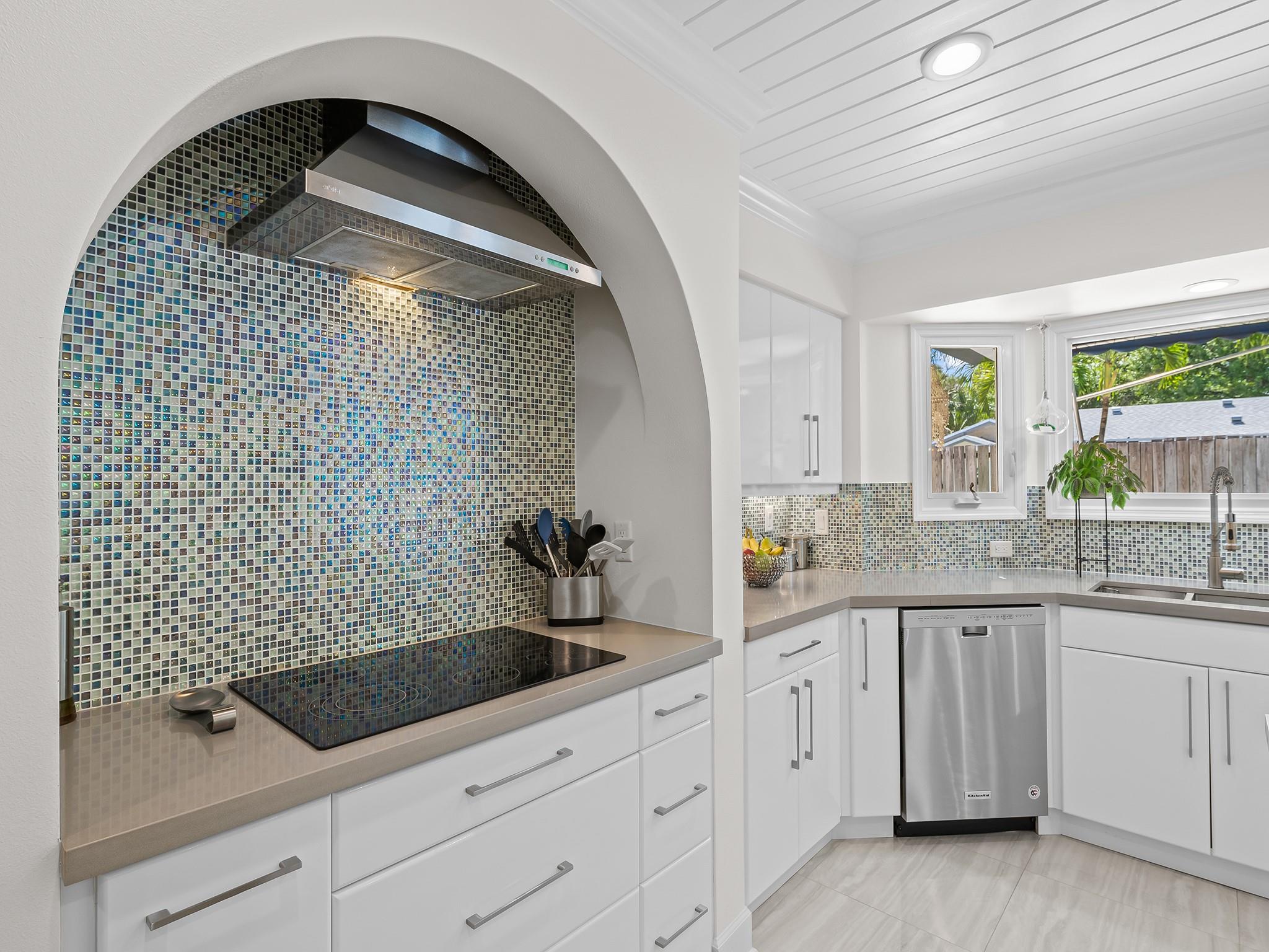 Chef's Kitchen With Custom Cabinets, Pantry, Double Ovens, Oversize Refrigerator & Free-Standing Ice Maker