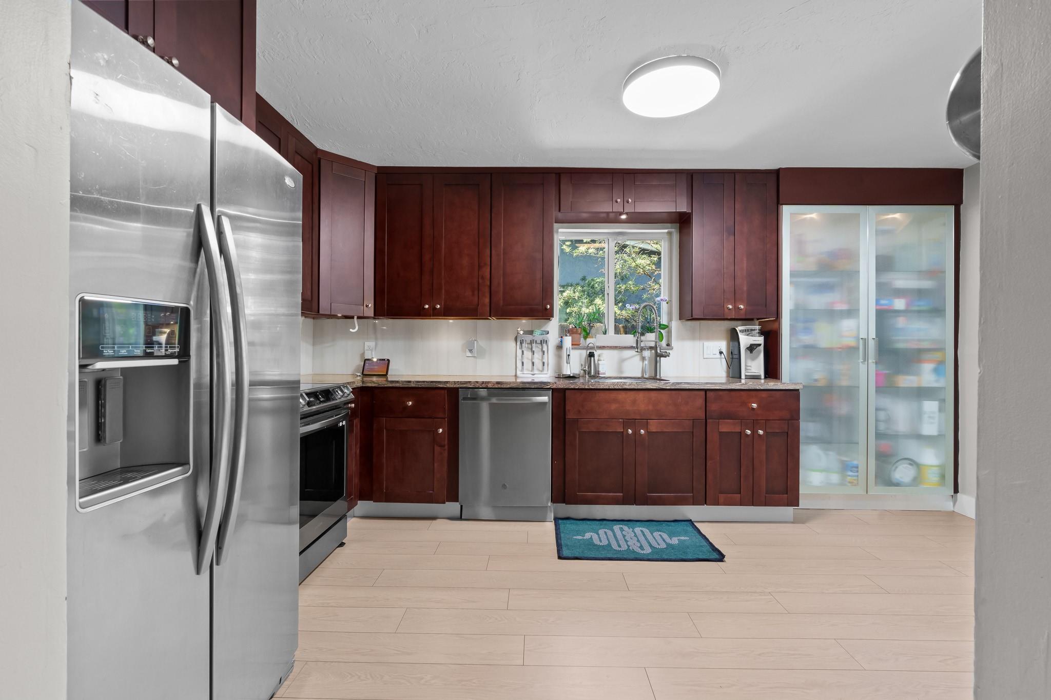 Appliances are all newer, Smart Oven/Induction Range