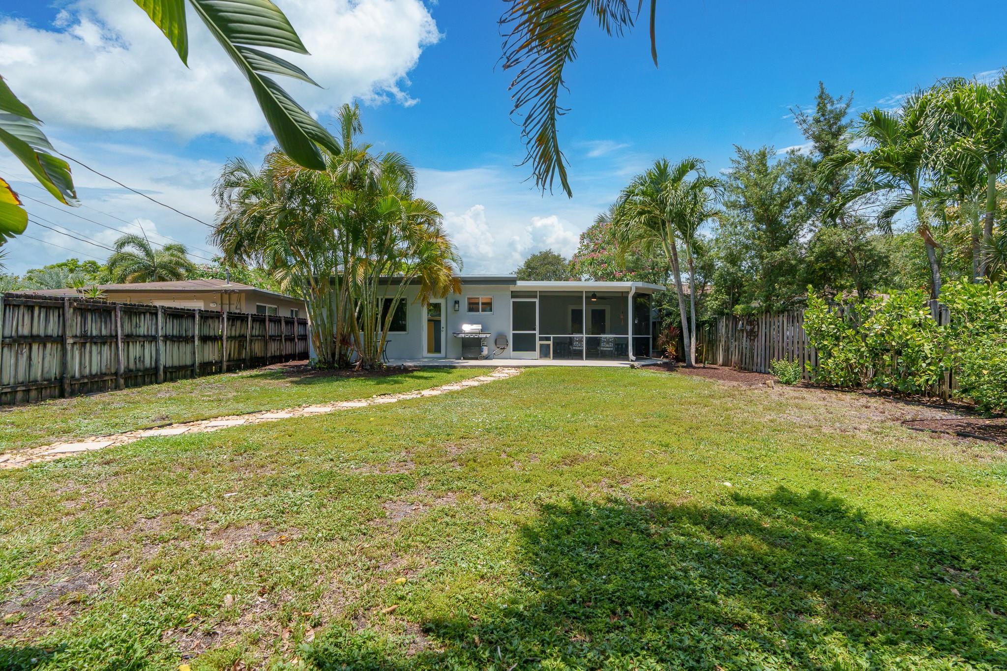 Backyard faces east making the most of the E/W breezes in the area