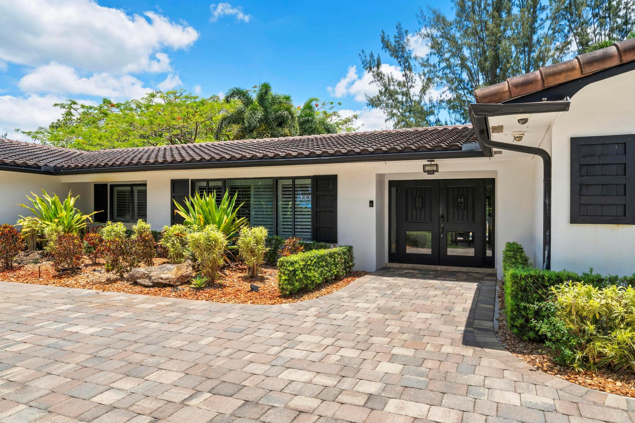 Homes for sale in Southwest Ranches, FL | 14701 Sunset Ln, Southwest Ranches, FL 33330 | MLS# F10444195