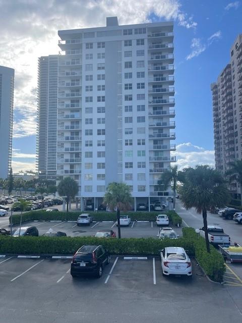 Plaza Towers South Condo