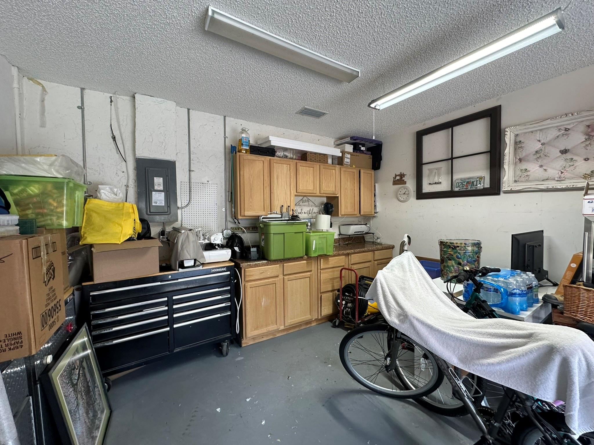 OVERSIZE AIR CONDITIONED GARAGE