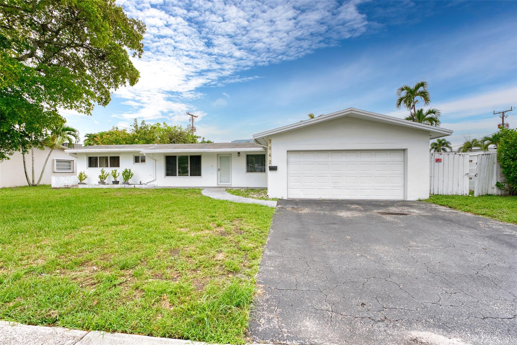3842 N Circle Dr Hollywood FL 33021 | F10446639