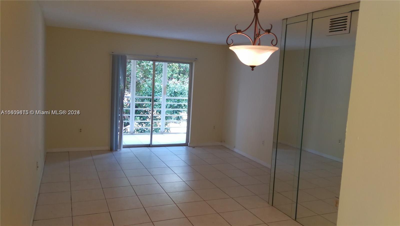 Heritage Circle Condo