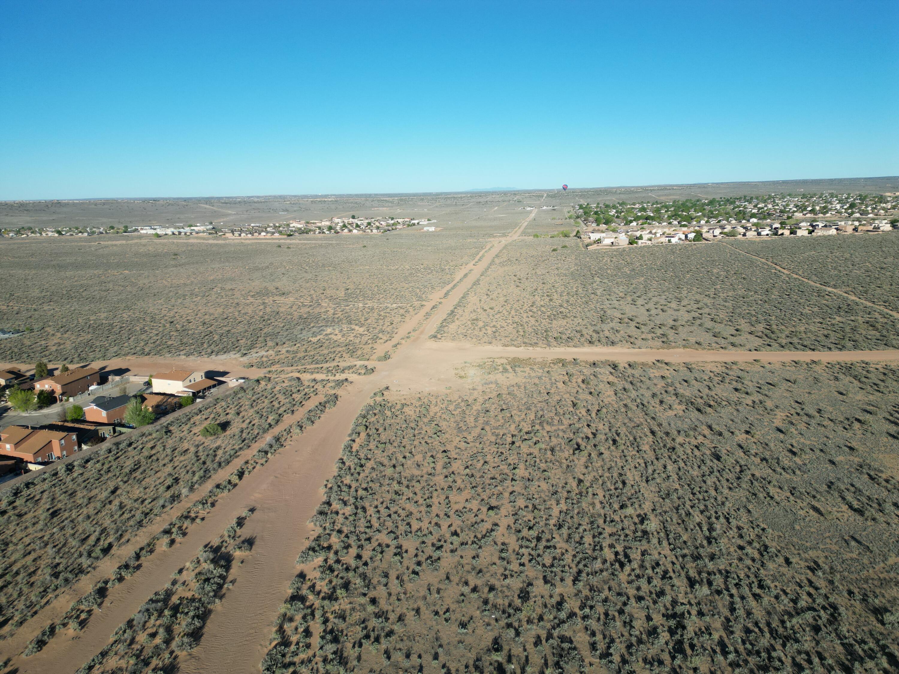 Photo 15 — 3004-3005 Moquino Court NE
