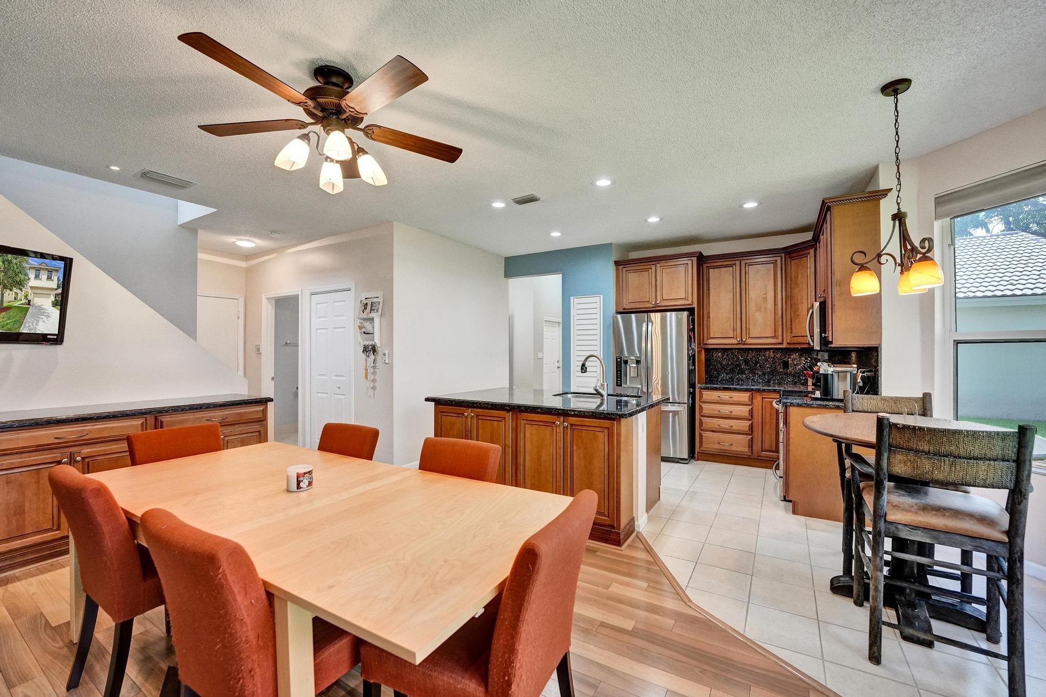 Dining Area/Server/Kitchen