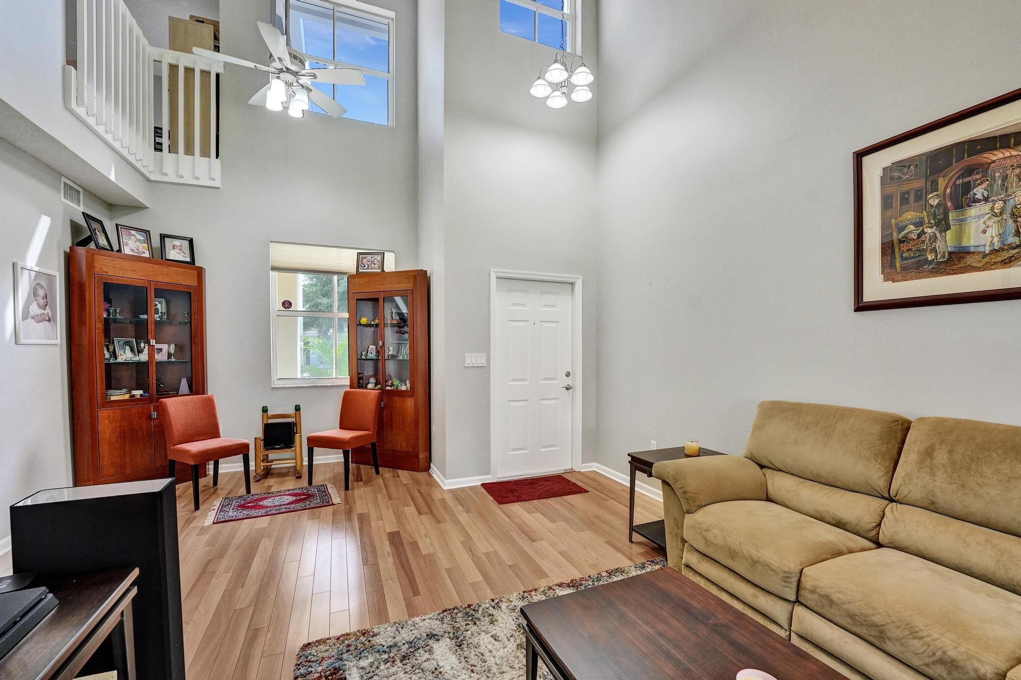 Living Room/Sitting Area