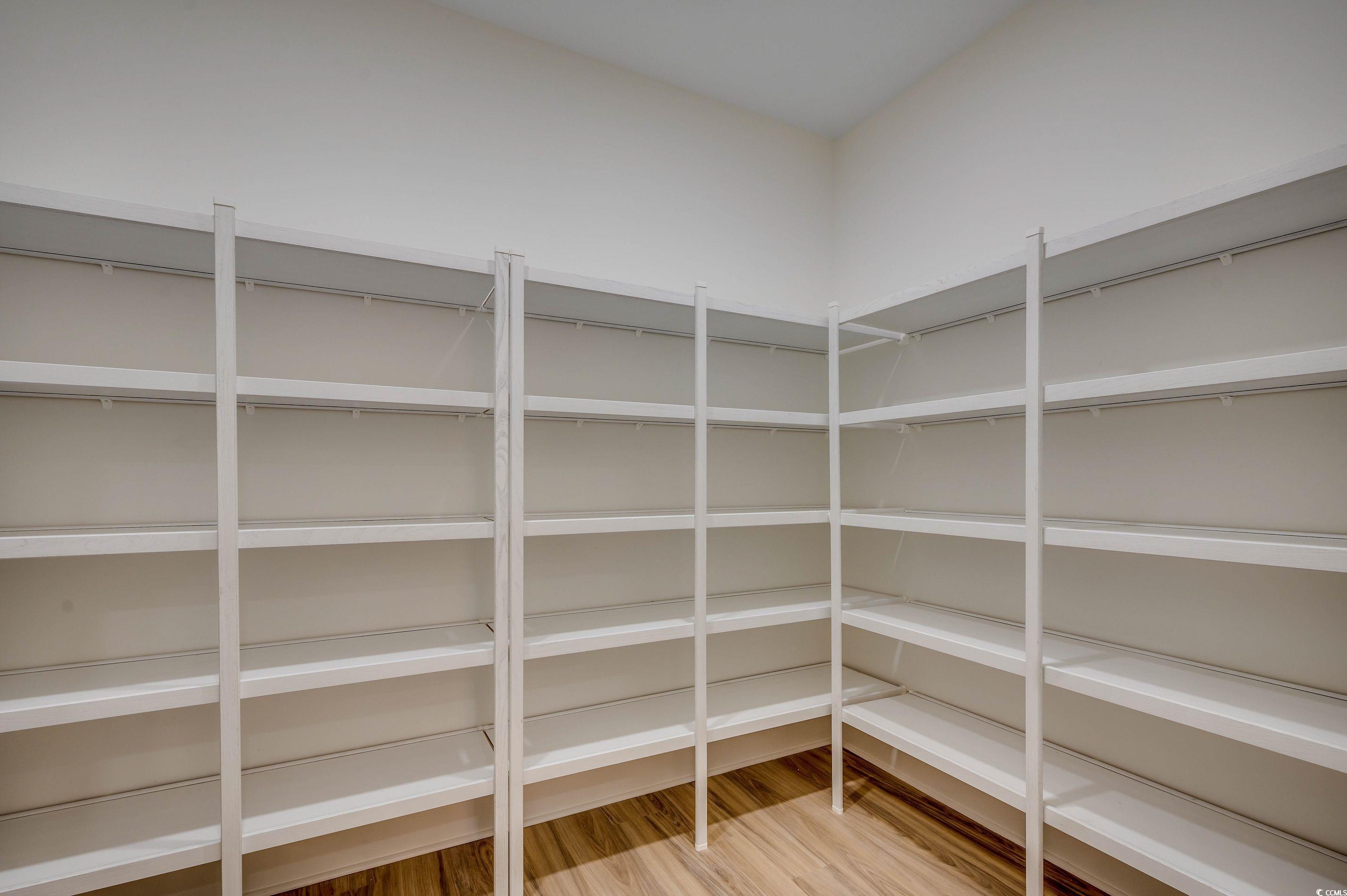 2414870 | Photo 16