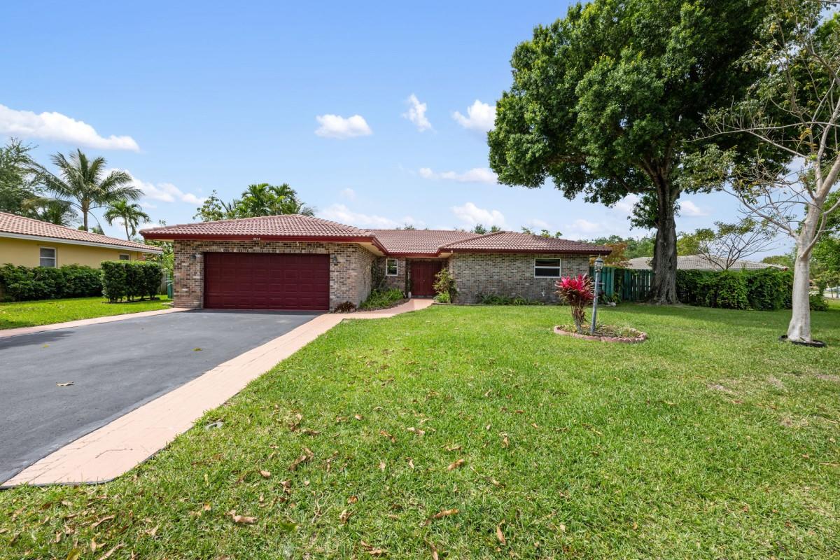 8644 Nw 29th Dr Coral Springs FL 33065 | F10447961