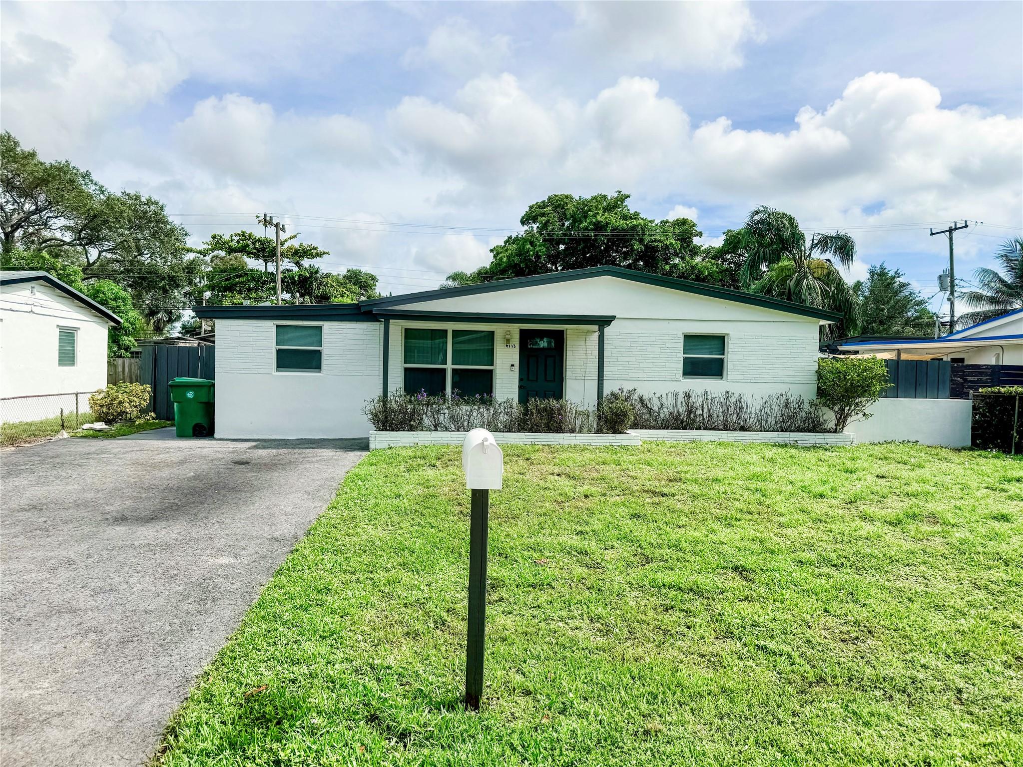 4113 Sw 50th St Fort Lauderdale FL 33314 | F10447775