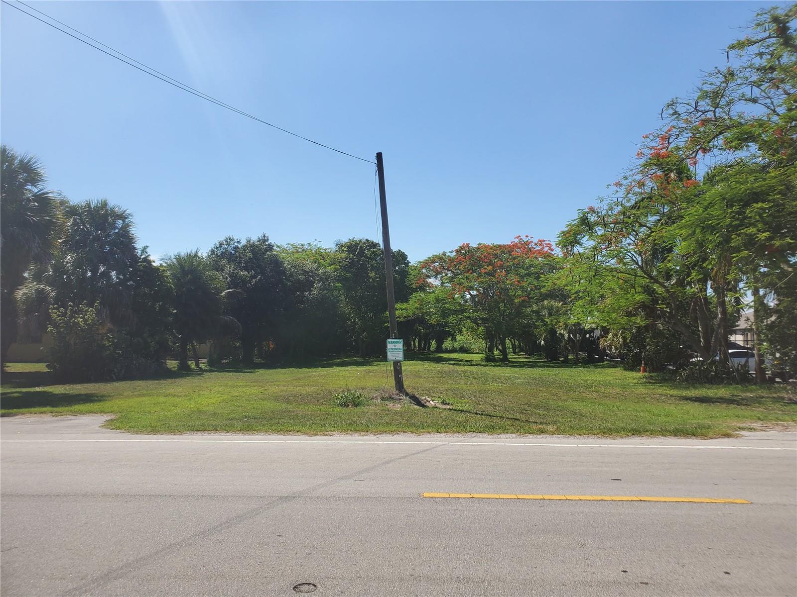 Homes for sale in Pahokee, FL | 1697 E Main St, Pahokee, FL 33476 | MLS# F10447625