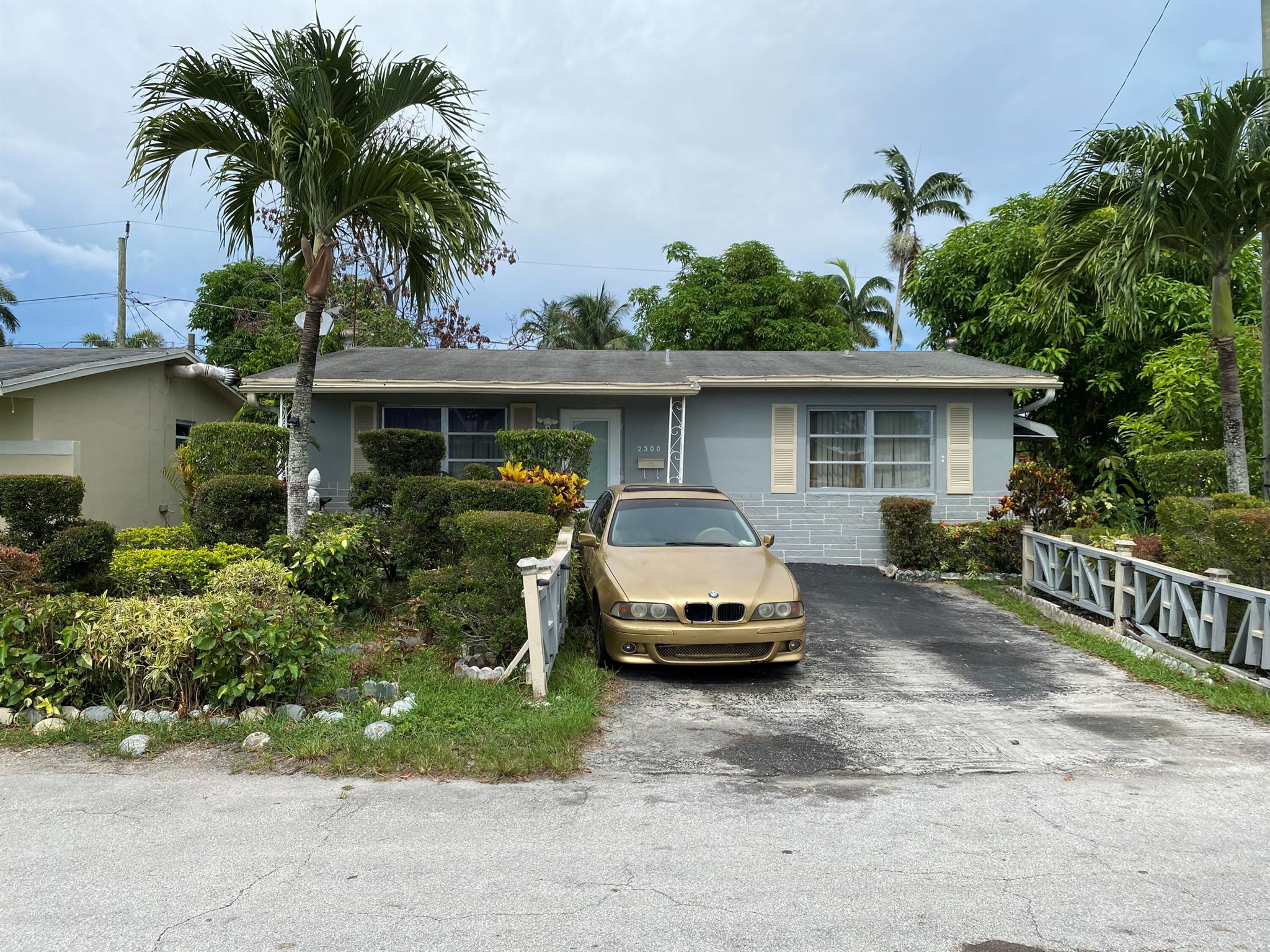 2300 Nw 81 Terrace Sunrise FL 33322 | R11000075