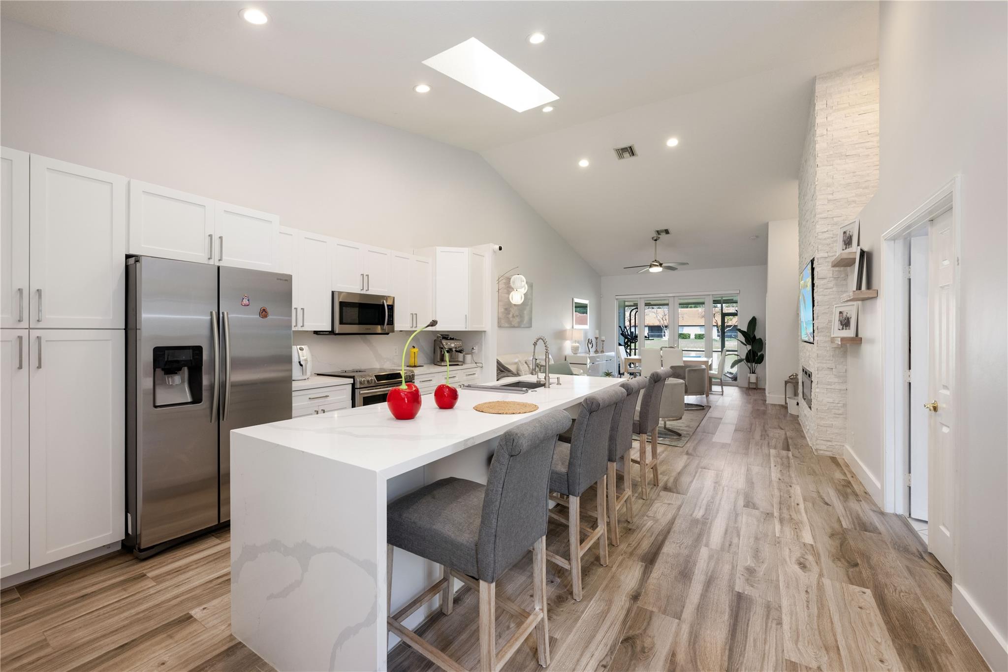 Spectacular and modern kitchen