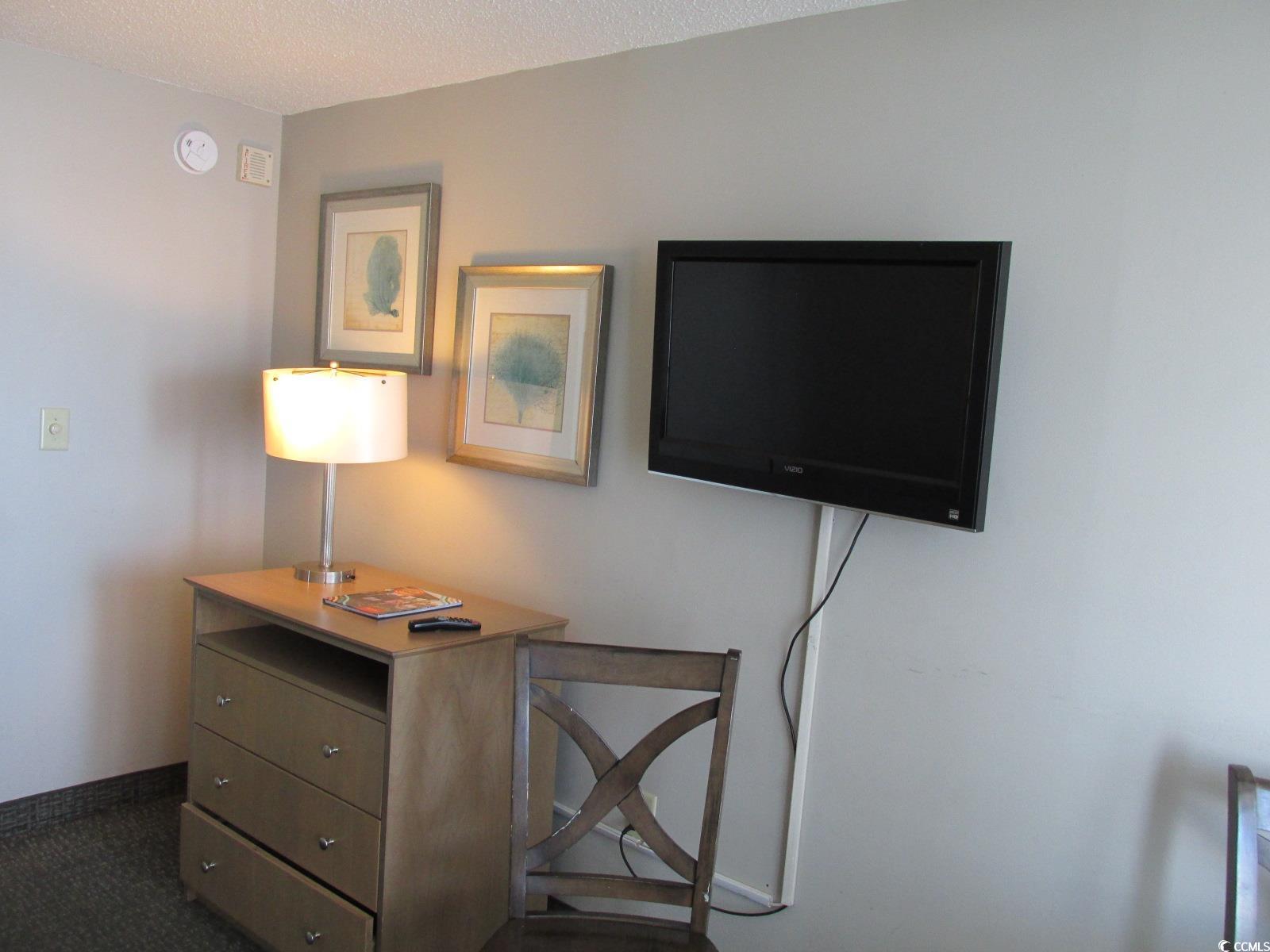 2415561 | Photo 12