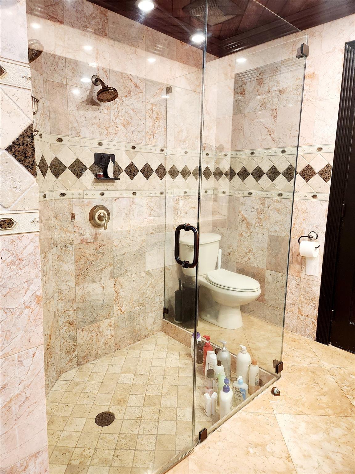 Over sized shower double shower head