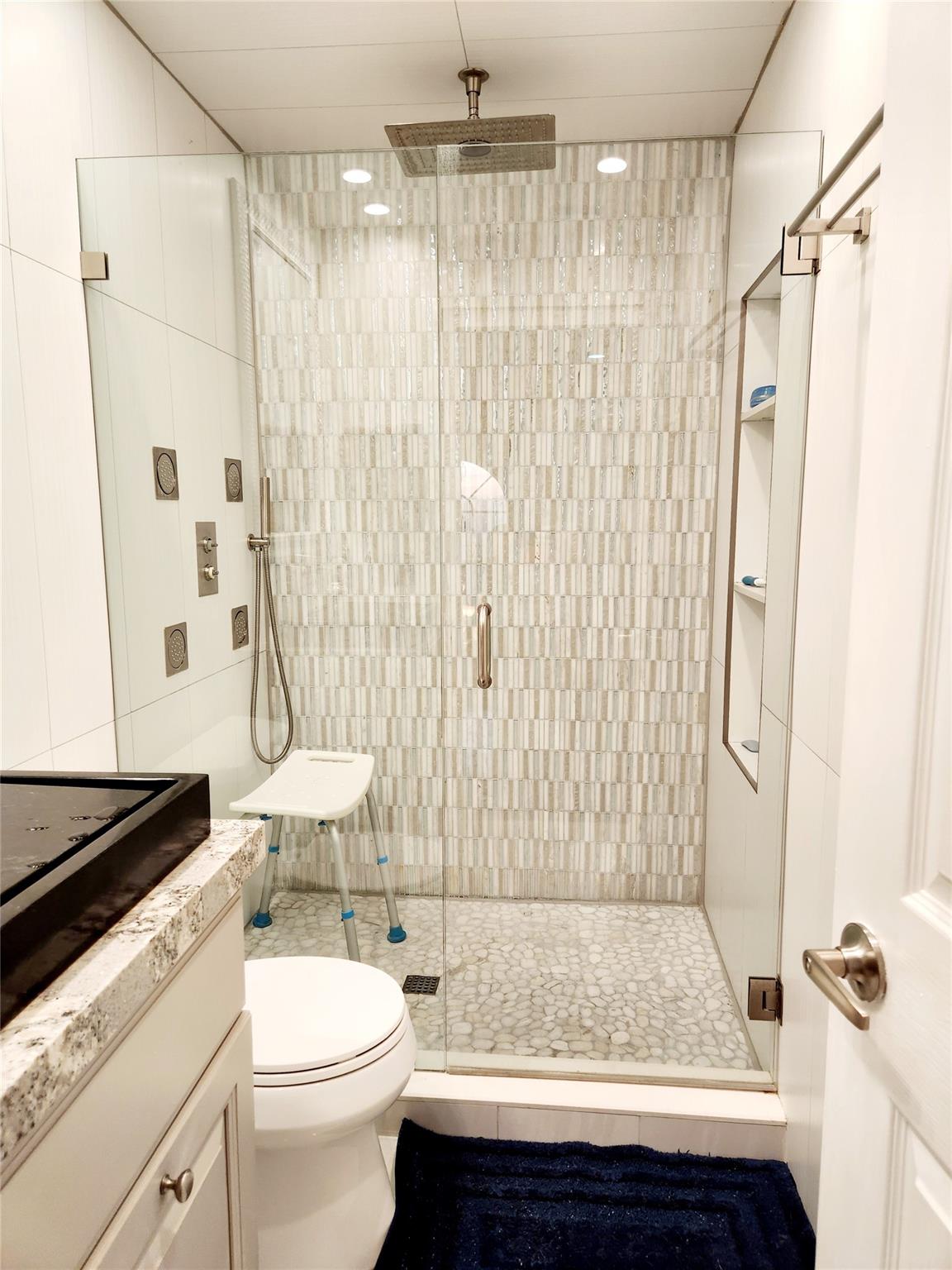 Rain shower .wall jets