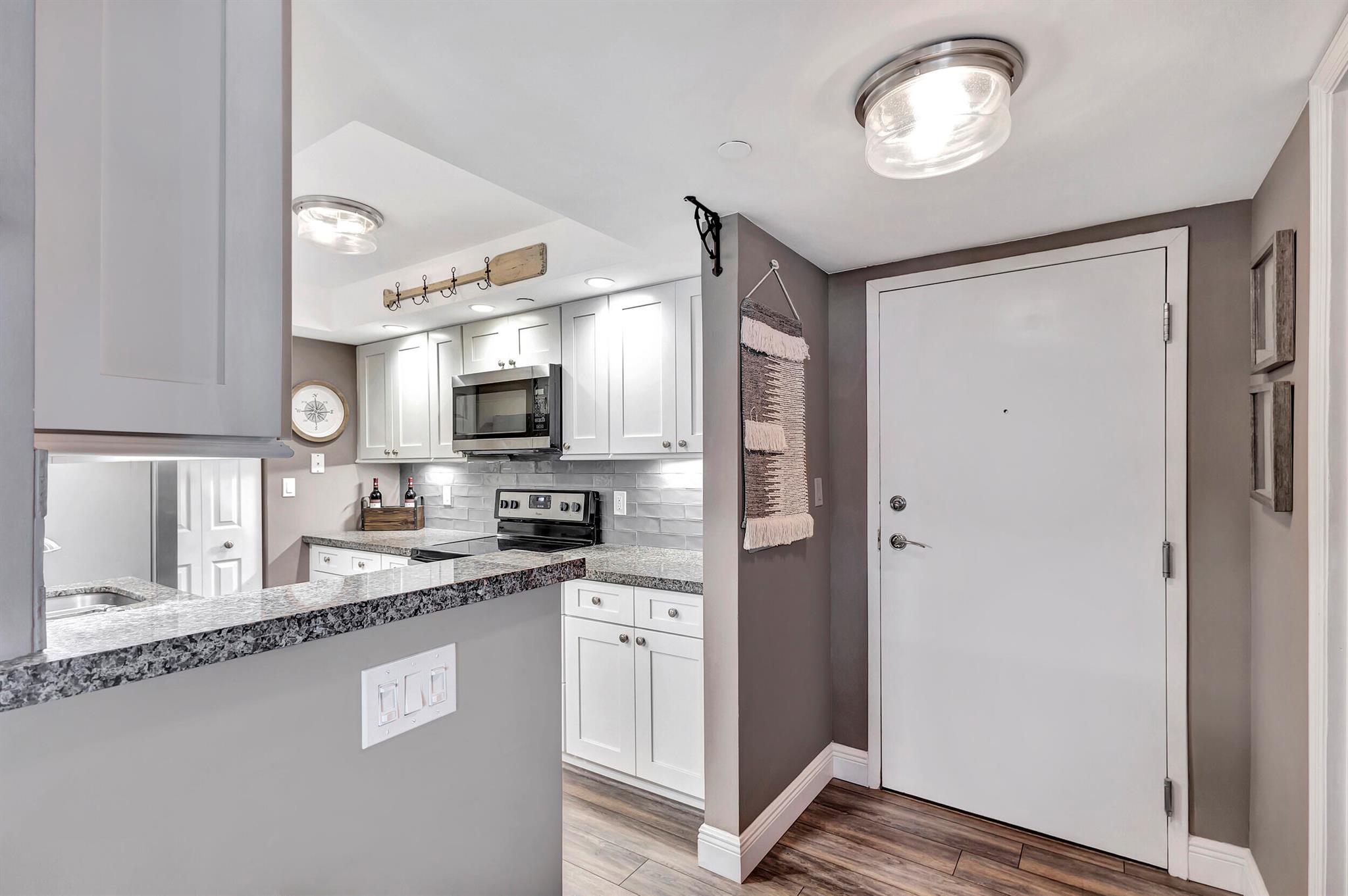 Homes for sale in Singer Island, FL | 3000 N Ocean Dr #17-B, Singer Island, FL 33404 | MLS# R11002448