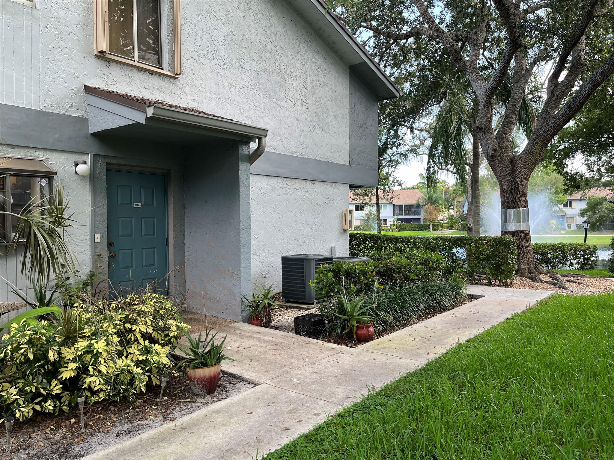 2721 S Oakland Forest Dr Oakland Park FL 33309 | F10450037