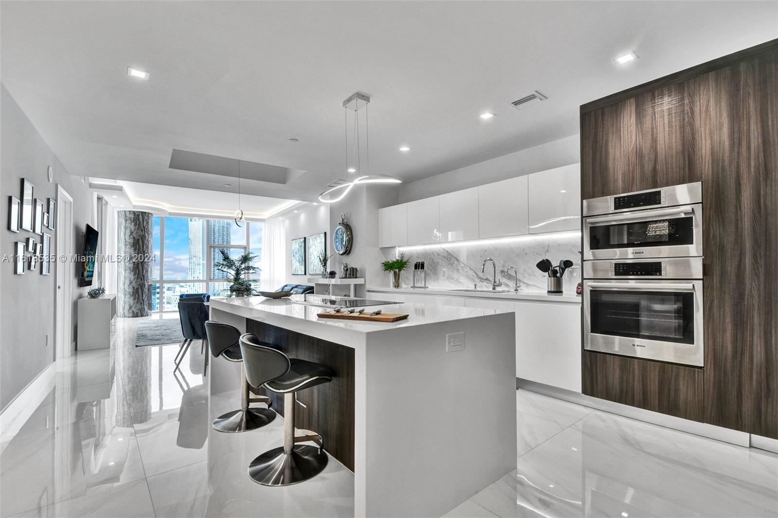 851 NE 1st Ave #2112, Miami FL 33132