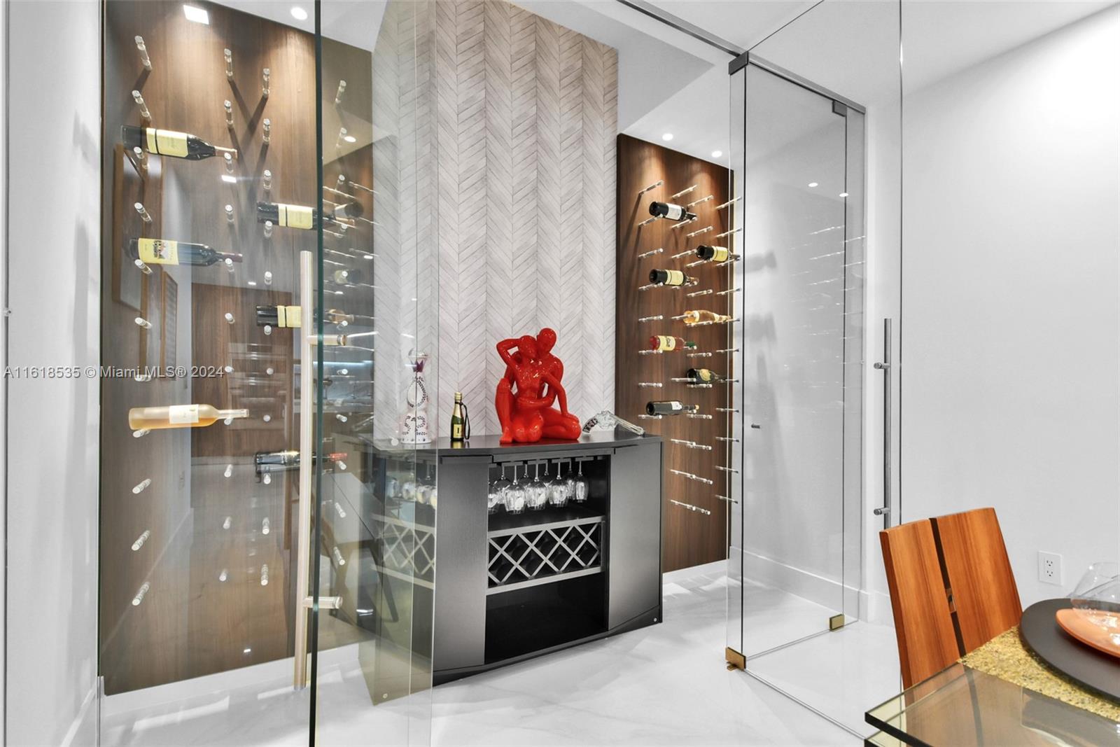 851 NE 1st Ave #2112, Miami FL 33132